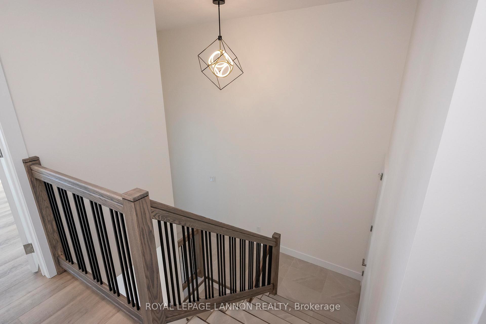 Photo 37 of 202 Bruin Crescent, Thunder Bay, Parkdale — HOMEH