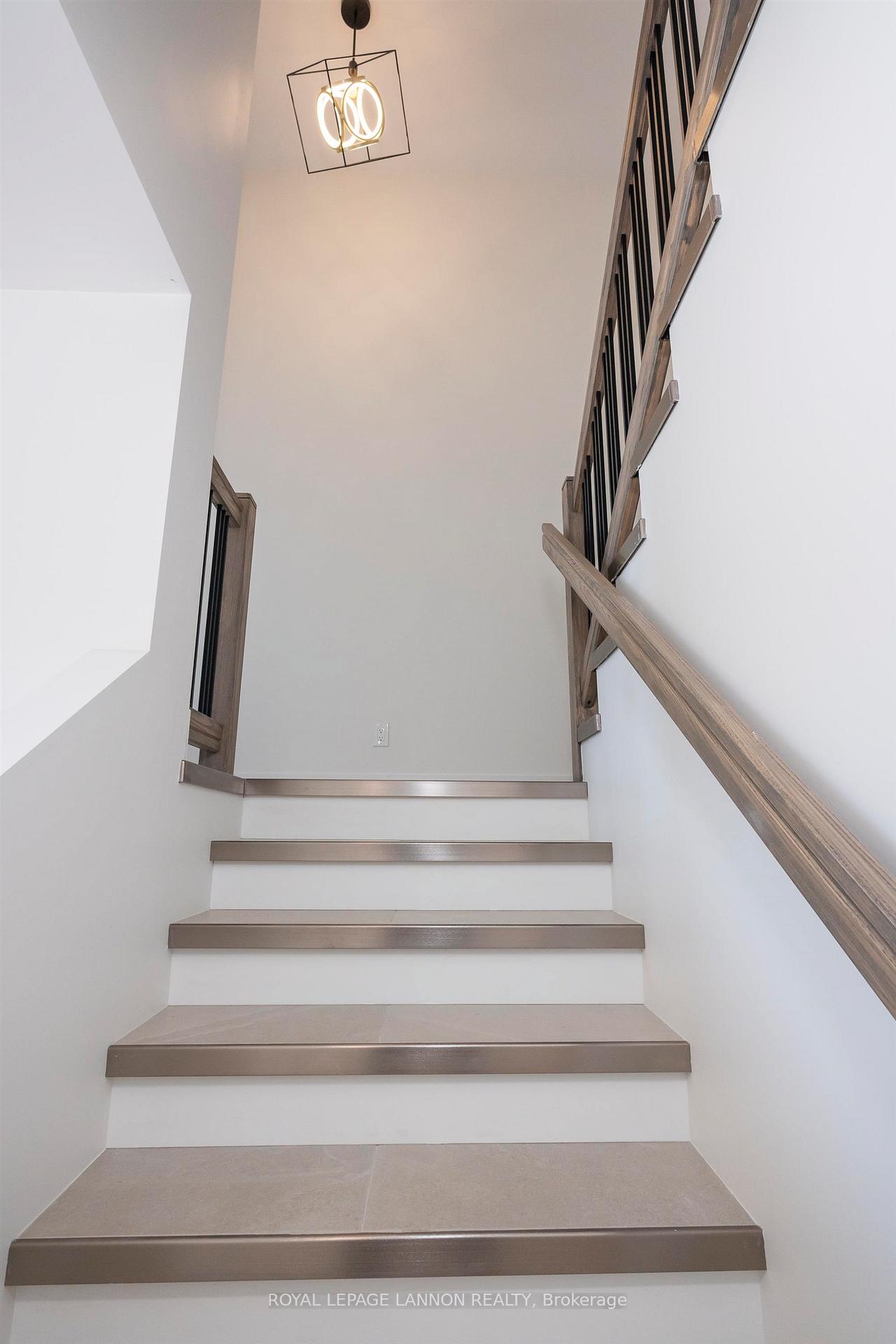 Photo 40 of 202 Bruin Crescent, Thunder Bay, Parkdale — HOMEH