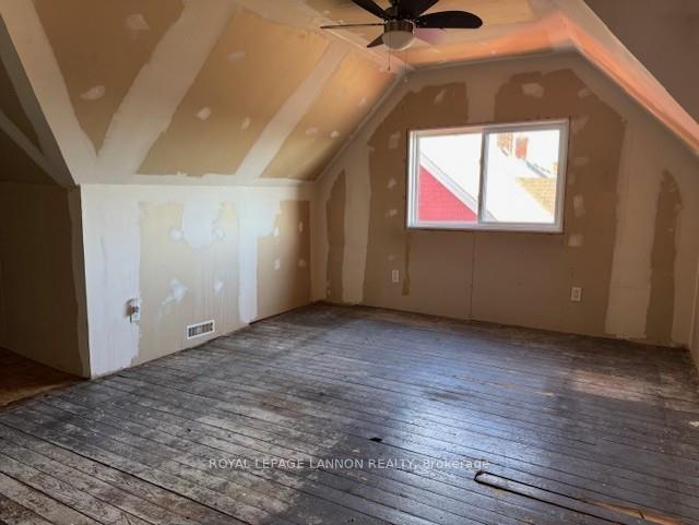 Photo 5 of 136 Dease Street, Thunder Bay, East End — HOMEH