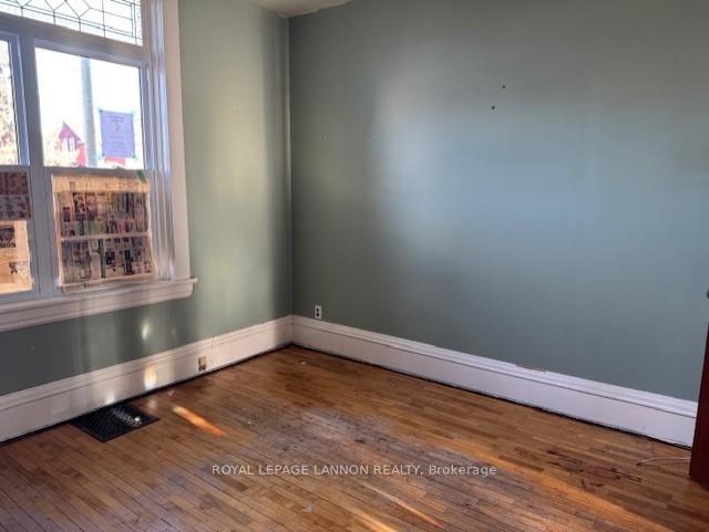 Photo 13 of 136 Dease Street, Thunder Bay, East End — HOMEH
