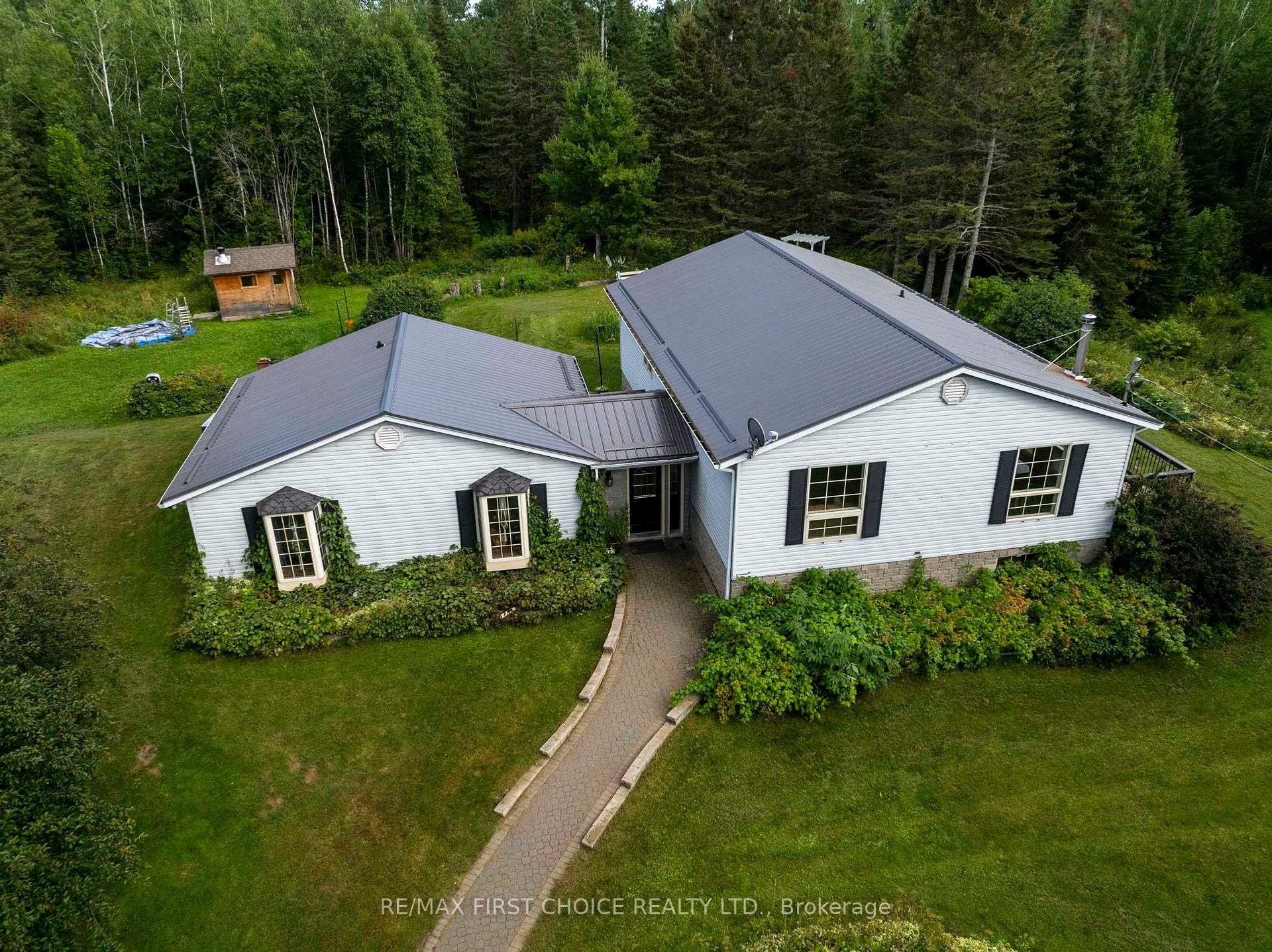 Photo 4 of 230 Gus Wouri Road, Thunder Bay, McIntyre North — HOMEH