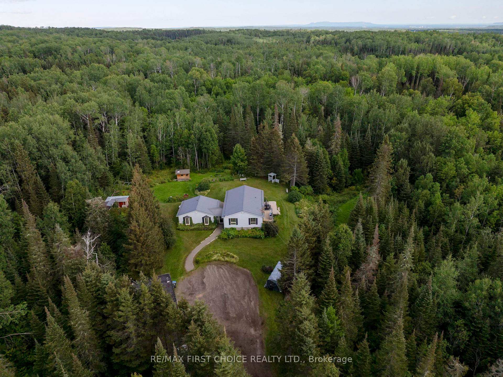 Photo 8 of 230 Gus Wouri Road, Thunder Bay, McIntyre North — HOMEH
