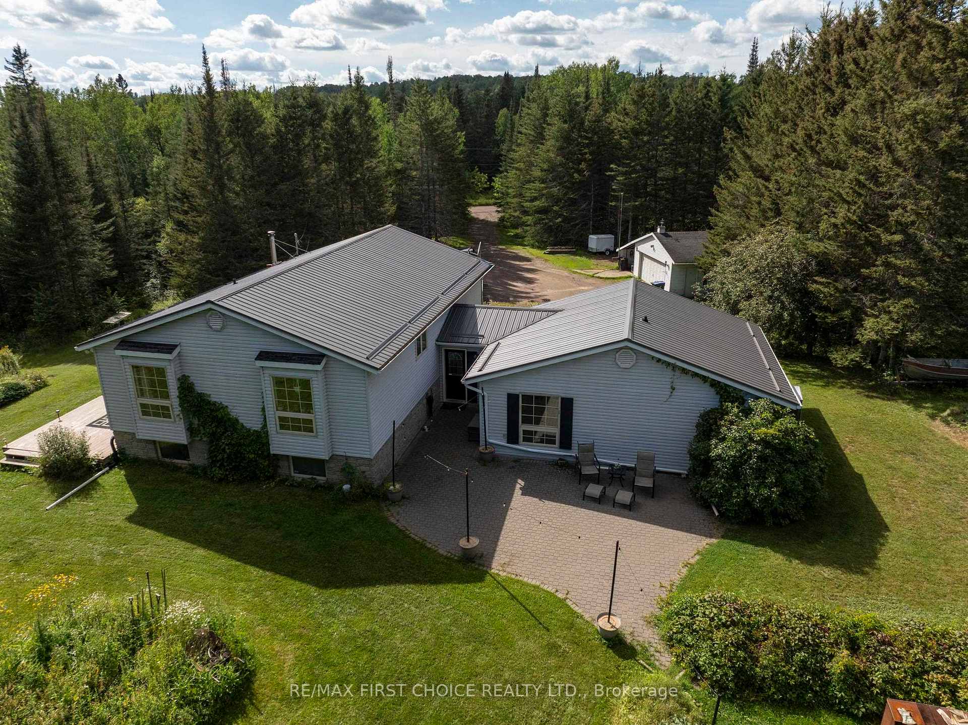 Photo 11 of 230 Gus Wouri Road, Thunder Bay, McIntyre North — HOMEH