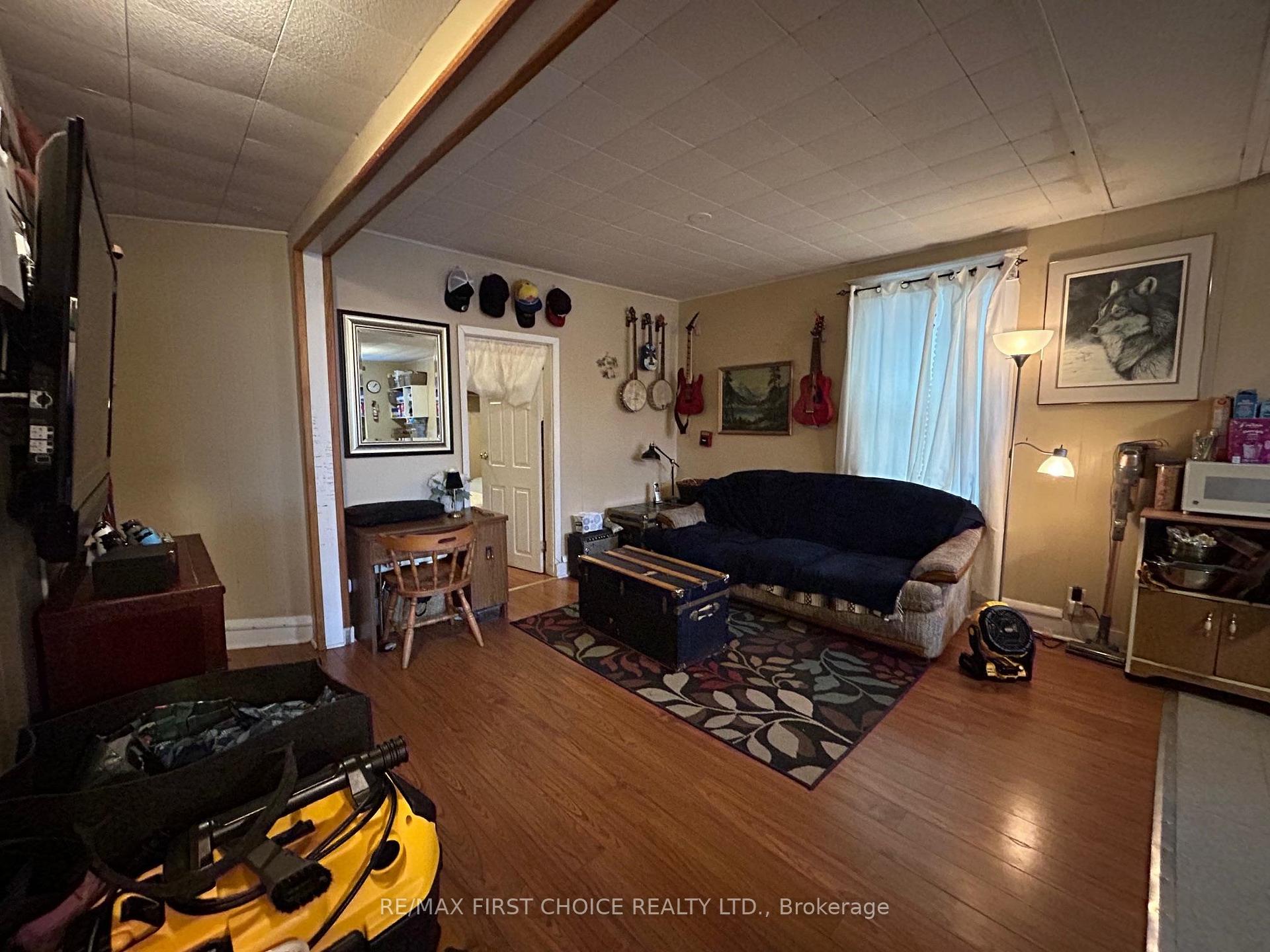 Photo 15 of 627 Vickers Street S, Thunder Bay, Hyde Park — HOMEH