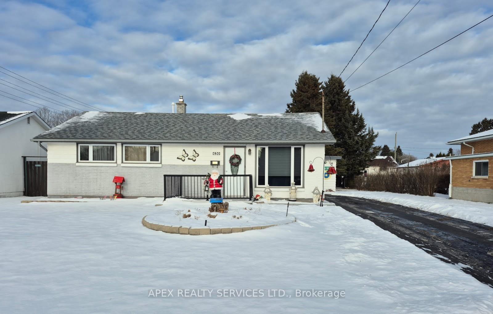 Photo 1 of 630 Hollylane, Thunder Bay, West End — HOMEH