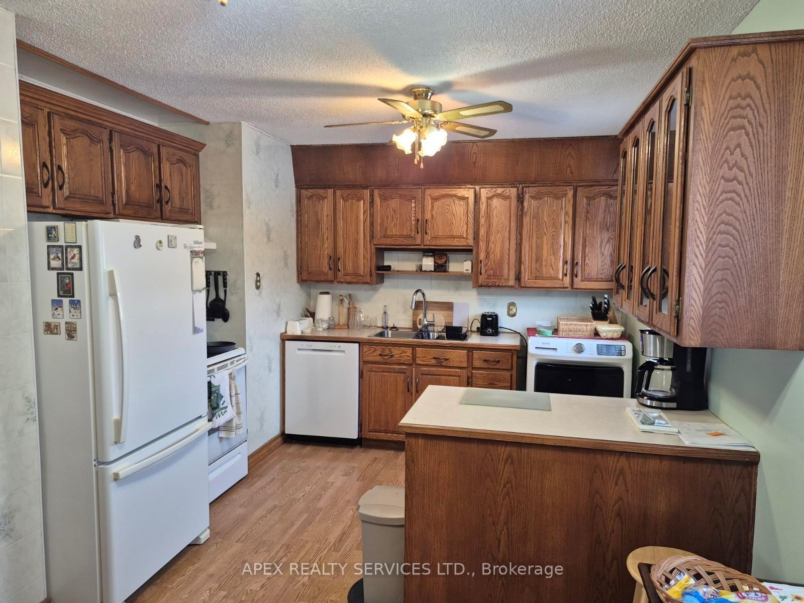 Photo 5 of 630 Hollylane, Thunder Bay, West End — HOMEH
