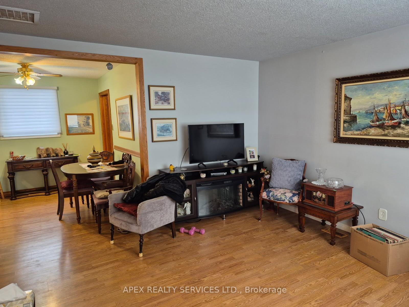 Photo 11 of 630 Hollylane, Thunder Bay, West End — HOMEH