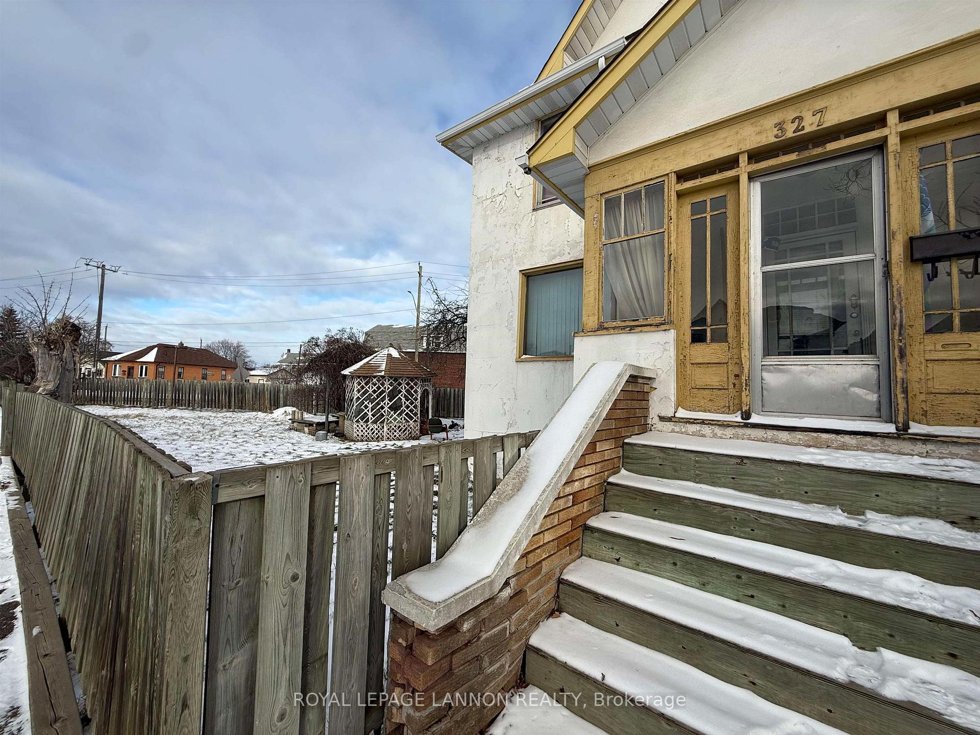 Photo 2 of 327 Robertson Street, Thunder Bay, East End — HOMEH