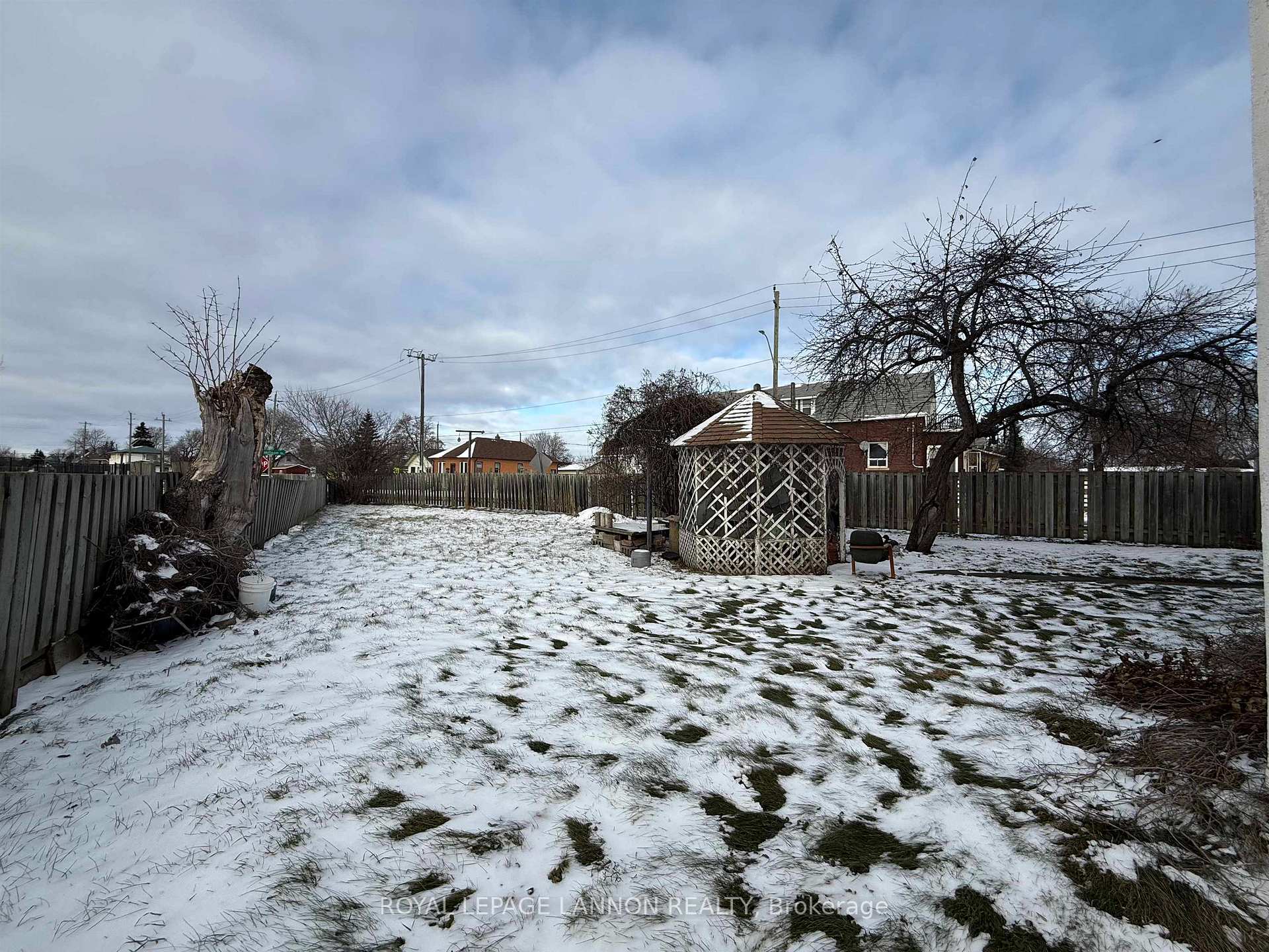 Photo 4 of 327 Robertson Street, Thunder Bay, East End — HOMEH