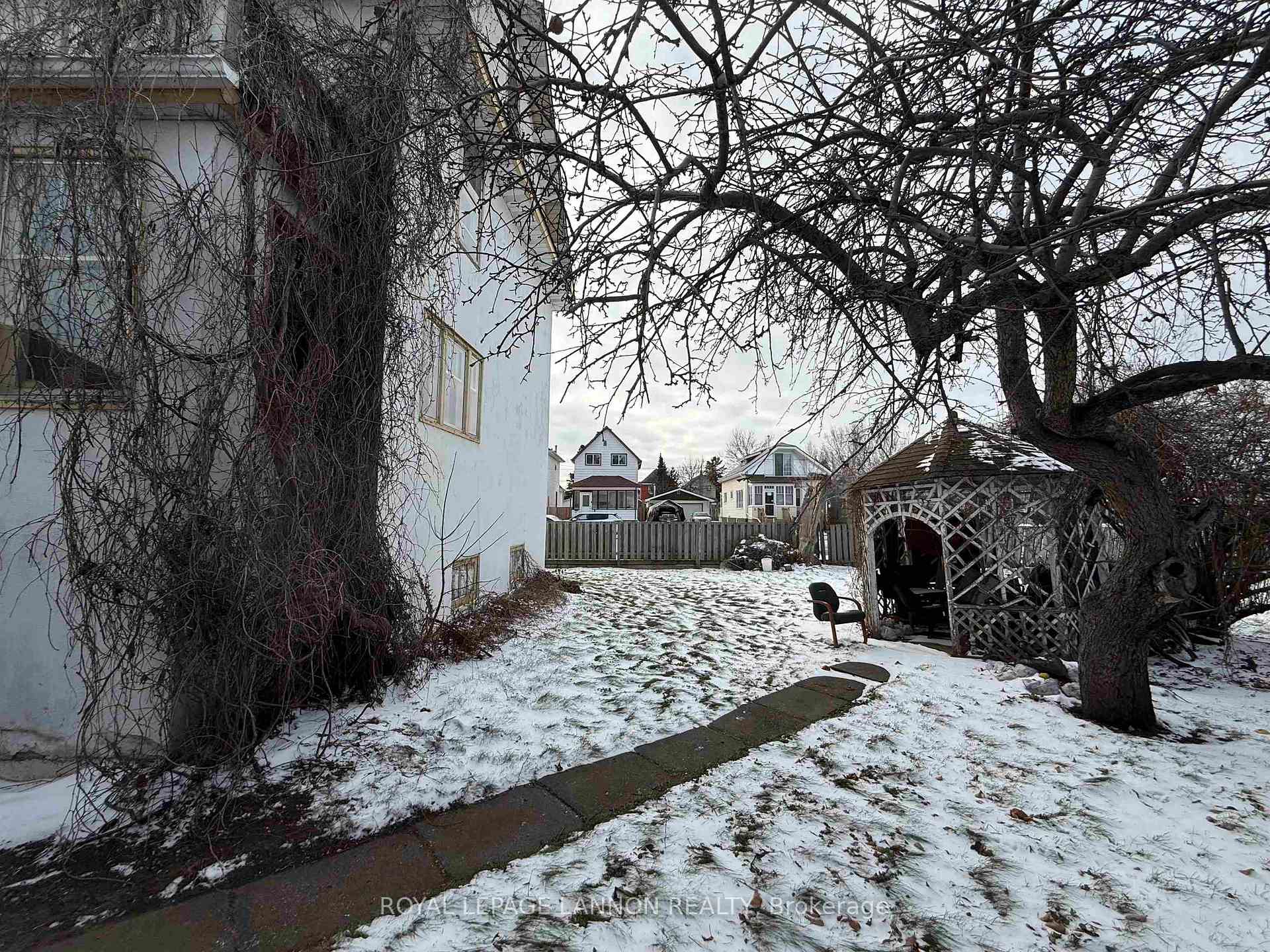 Photo 5 of 327 Robertson Street, Thunder Bay, East End — HOMEH