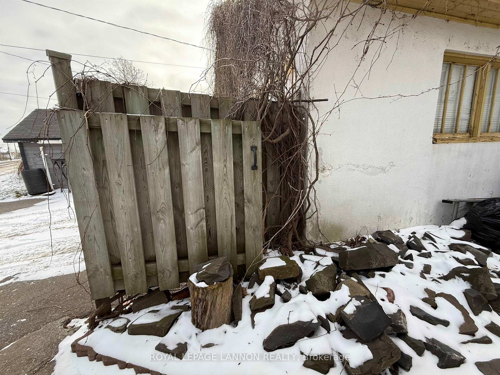 Photo 7 of 327 Robertson Street, Thunder Bay, East End — HOMEH