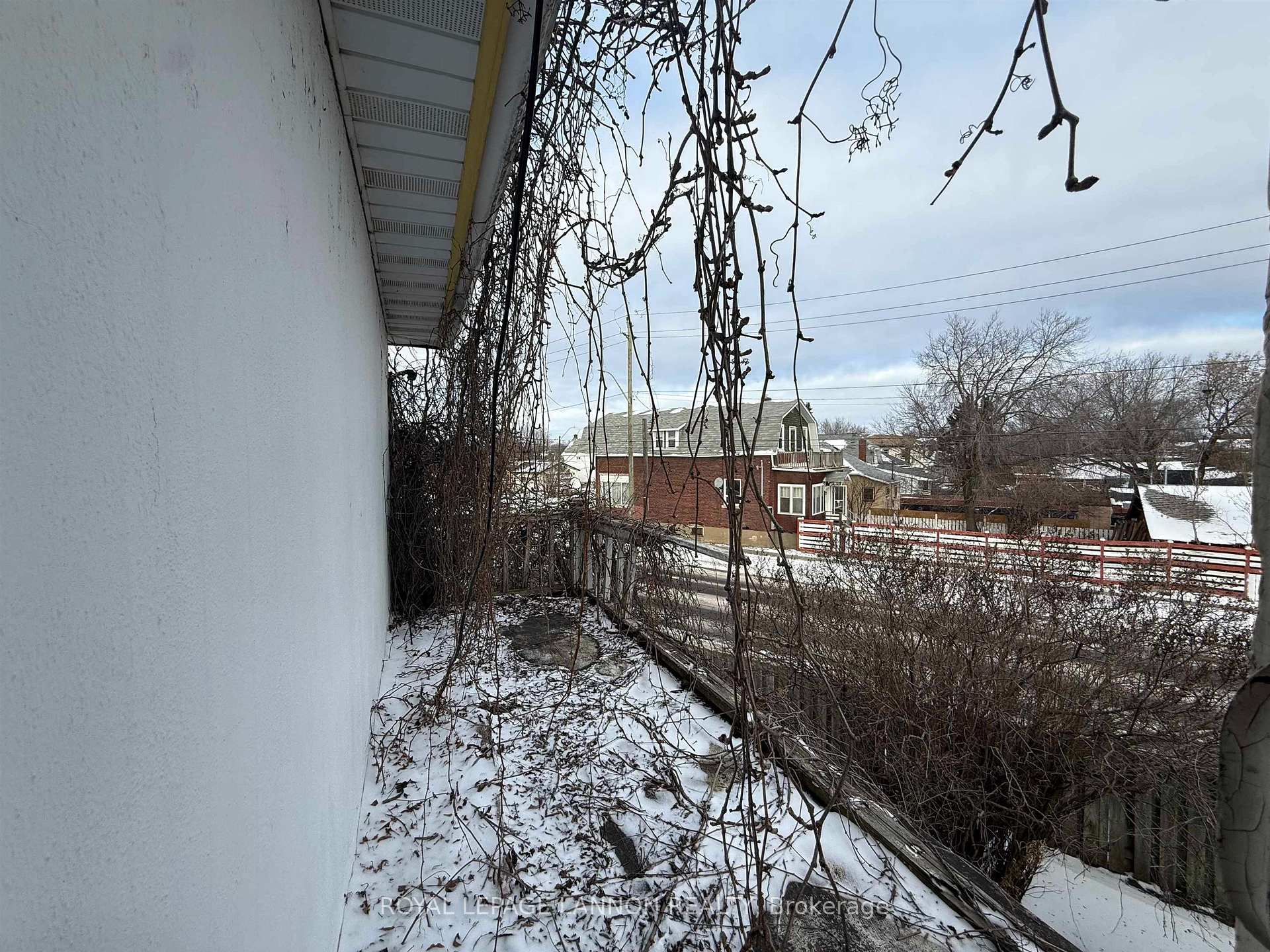 Photo 23 of 327 Robertson Street, Thunder Bay, East End — HOMEH