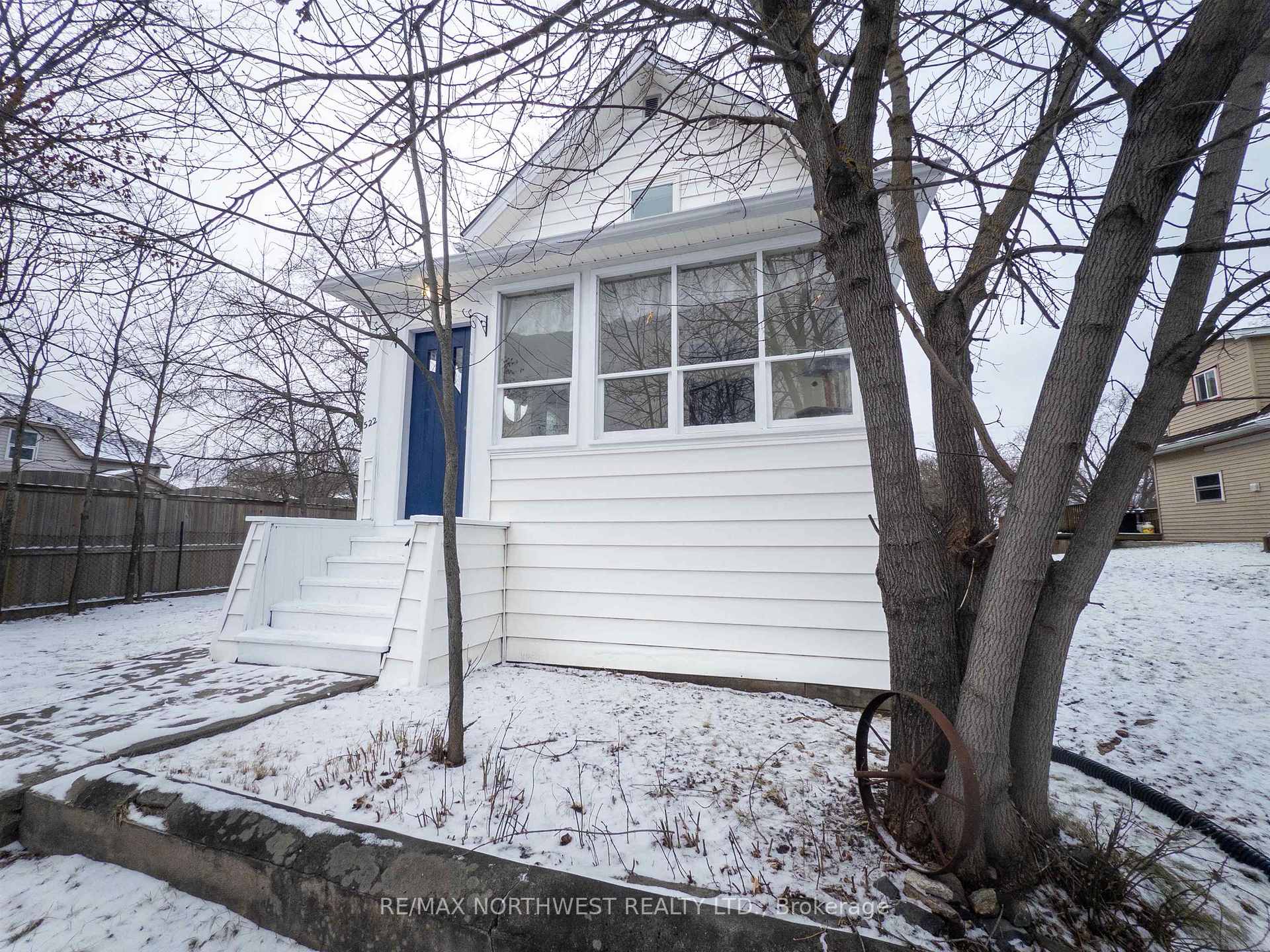 Photo 3 of 522 Third Avenue South, Kenora, Lakeside — HOMEH