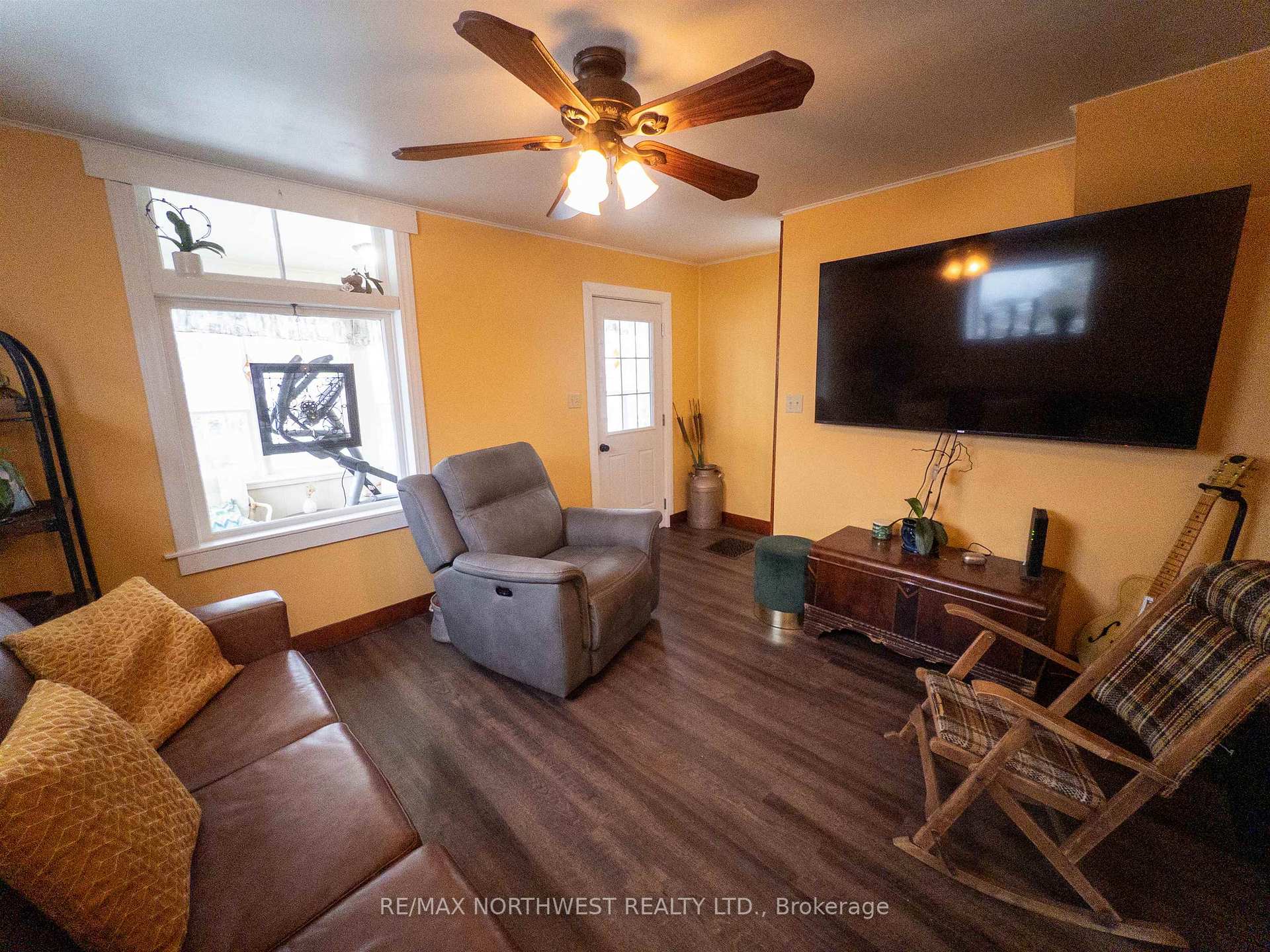 Photo 14 of 522 Third Avenue South, Kenora, Lakeside — HOMEH