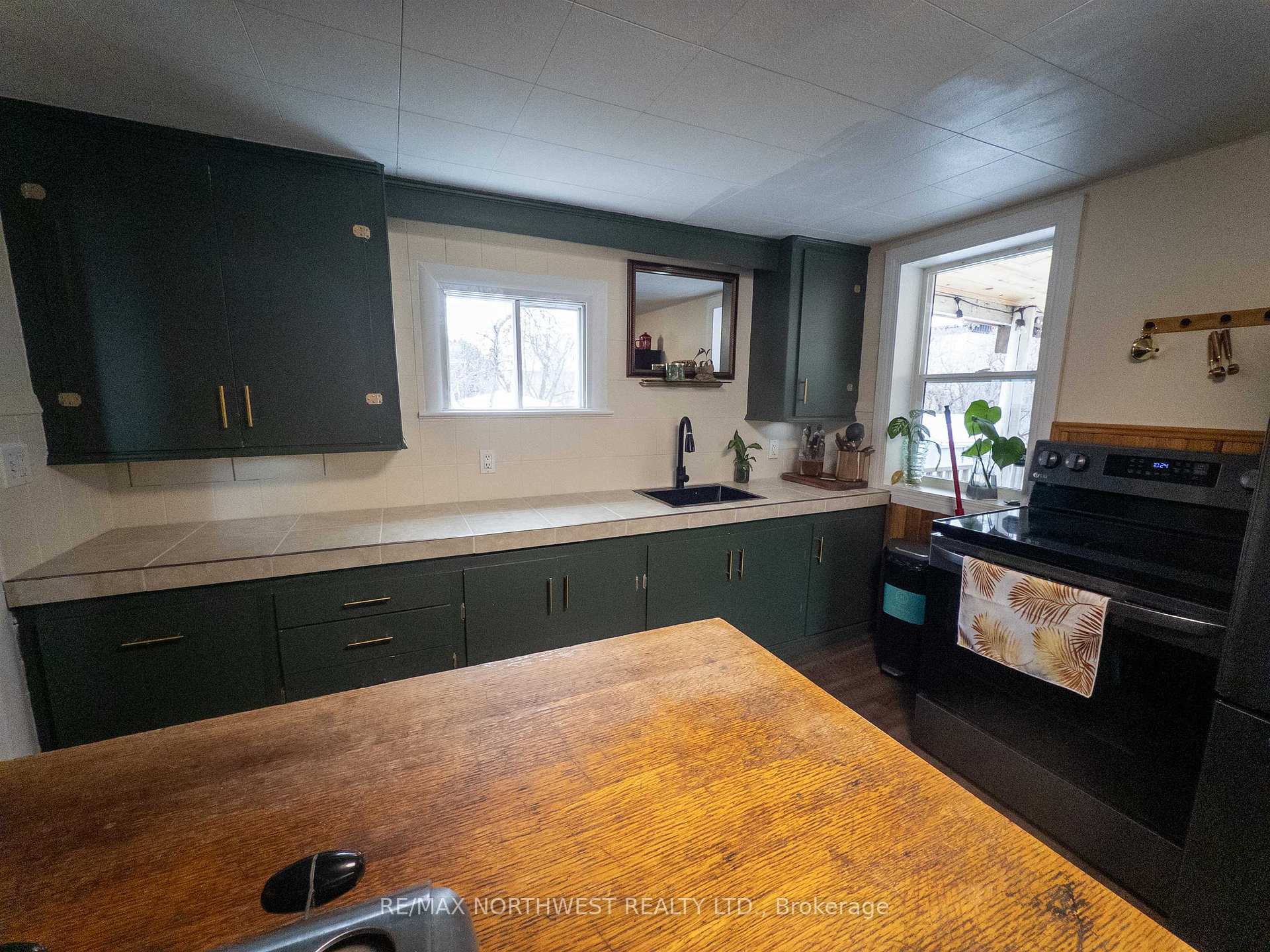 Photo 23 of 522 Third Avenue South, Kenora, Lakeside — HOMEH