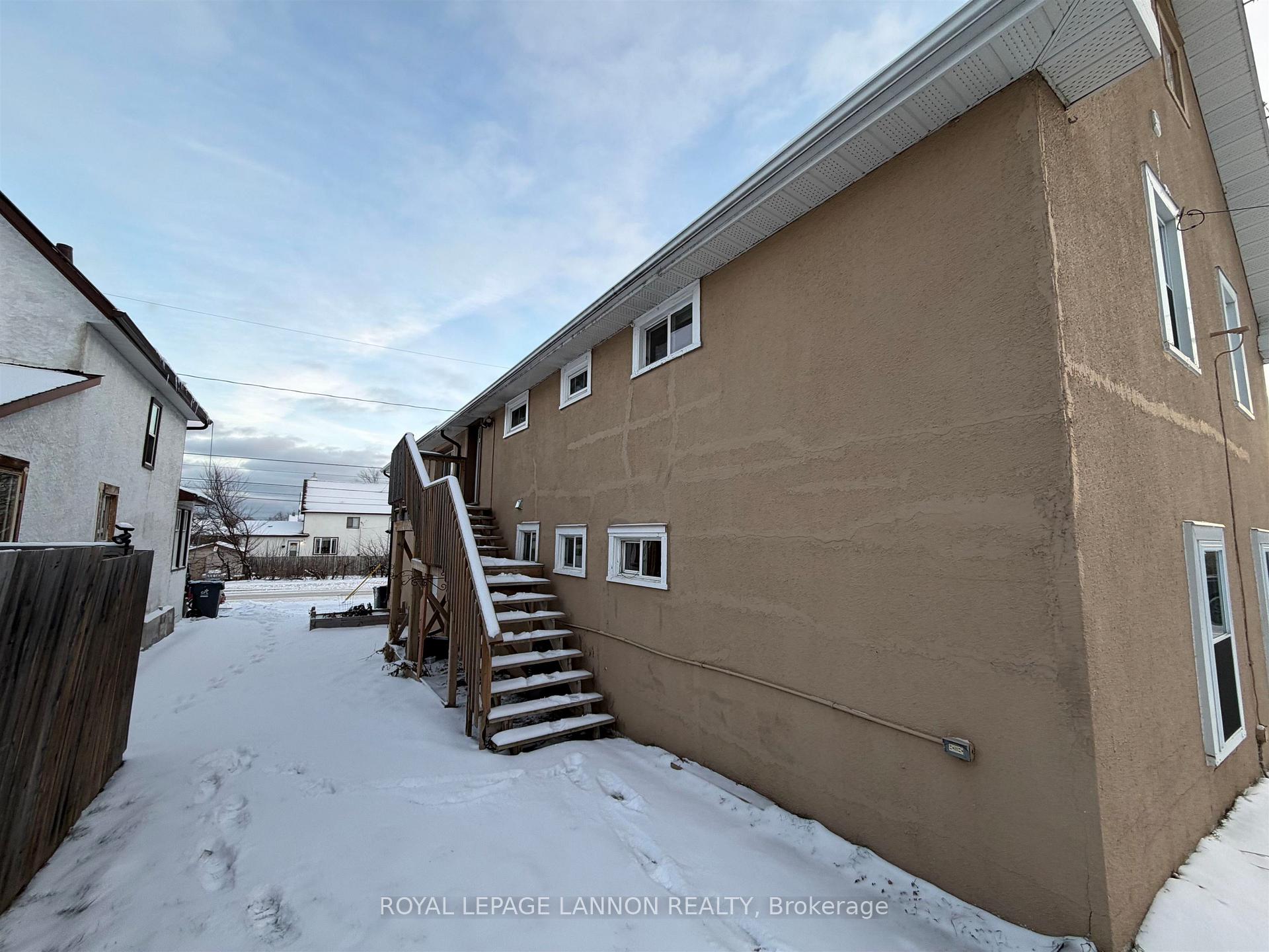 Photo 5 of 50 Ontario Street, Thunder Bay, Court / Cumberland — HOMEH