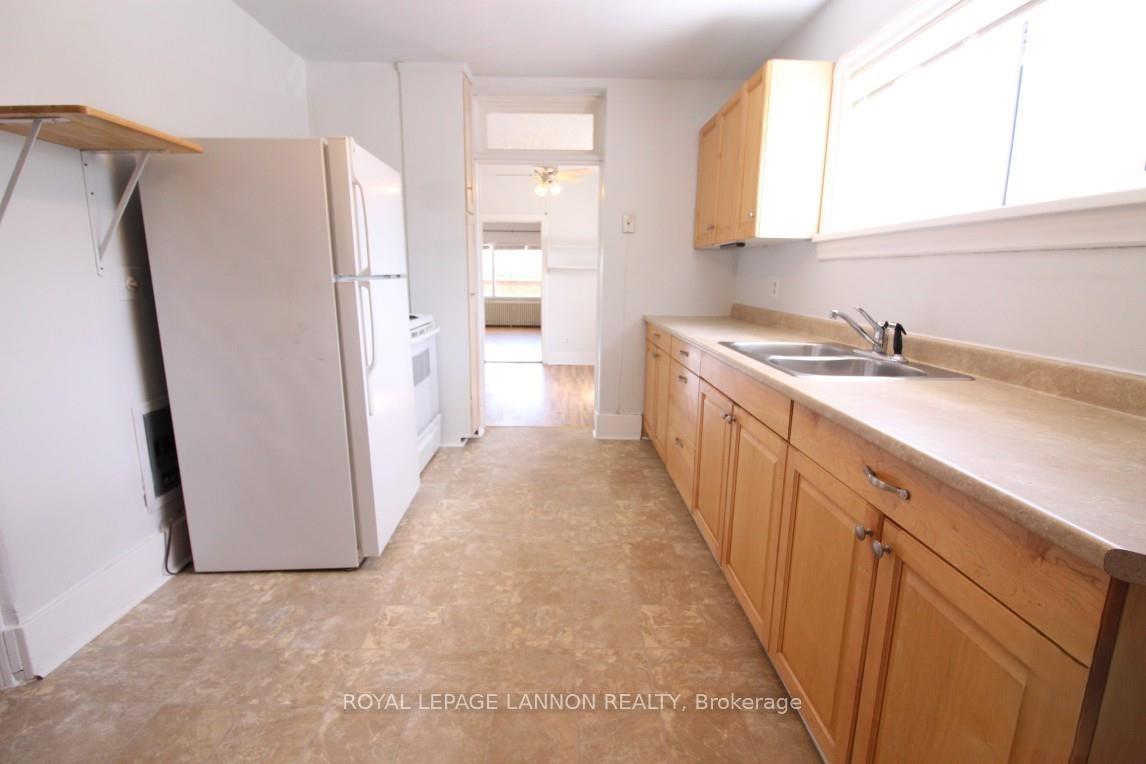 Photo 10 of 50 Ontario Street, Thunder Bay, Court / Cumberland — HOMEH