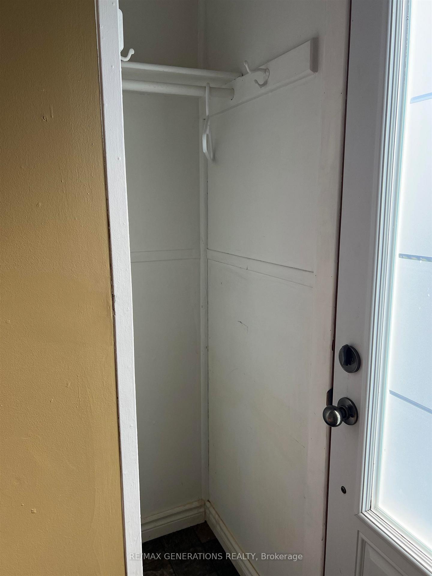 Photo 5 of 10 Howe Street, Marathon — HOMEH