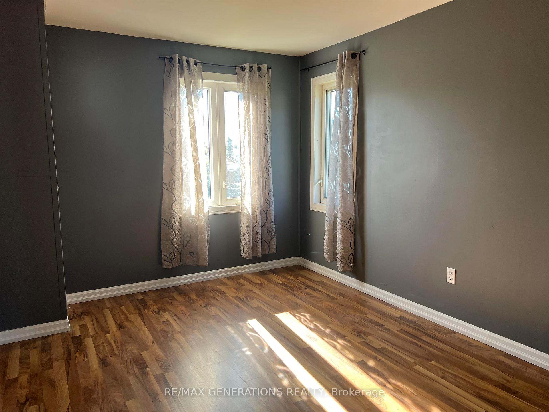 Photo 8 of 10 Howe Street, Marathon — HOMEH