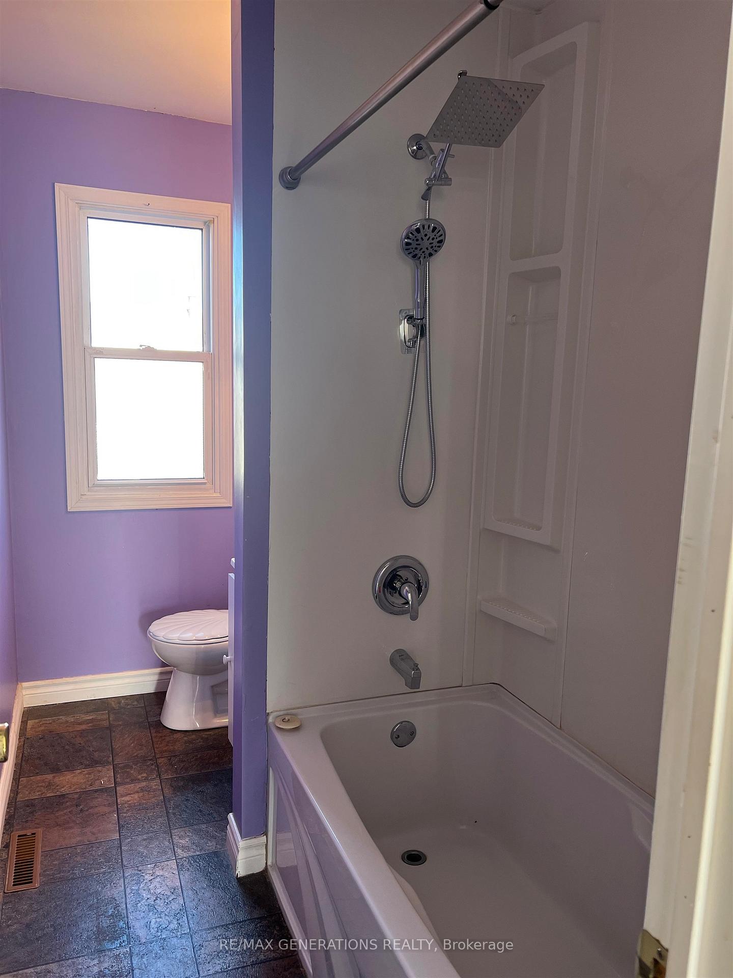 Photo 11 of 10 Howe Street, Marathon — HOMEH