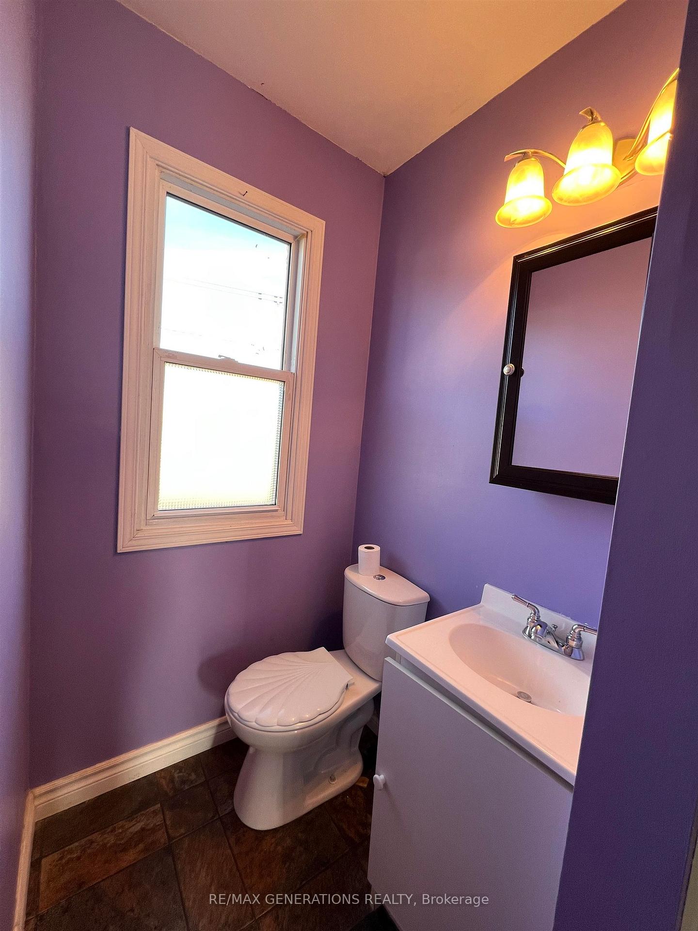 Photo 12 of 10 Howe Street, Marathon — HOMEH