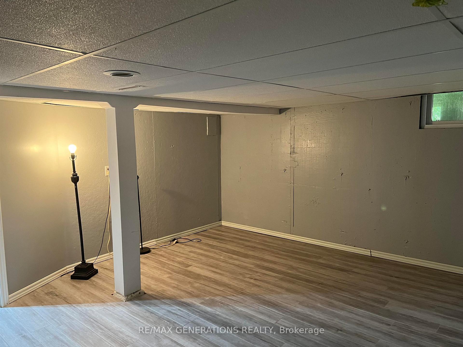 Photo 14 of 10 Howe Street, Marathon — HOMEH