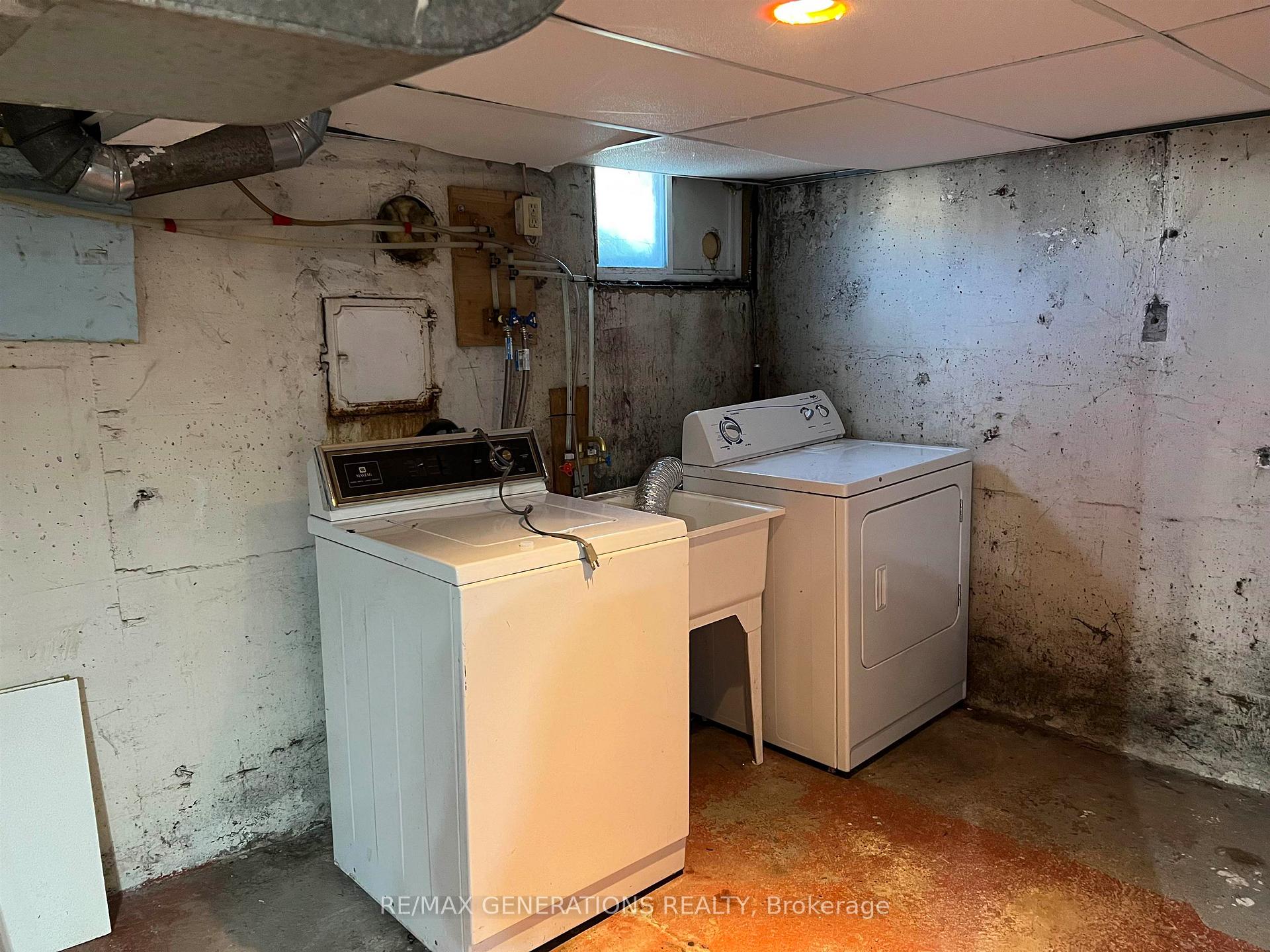Photo 16 of 10 Howe Street, Marathon — HOMEH