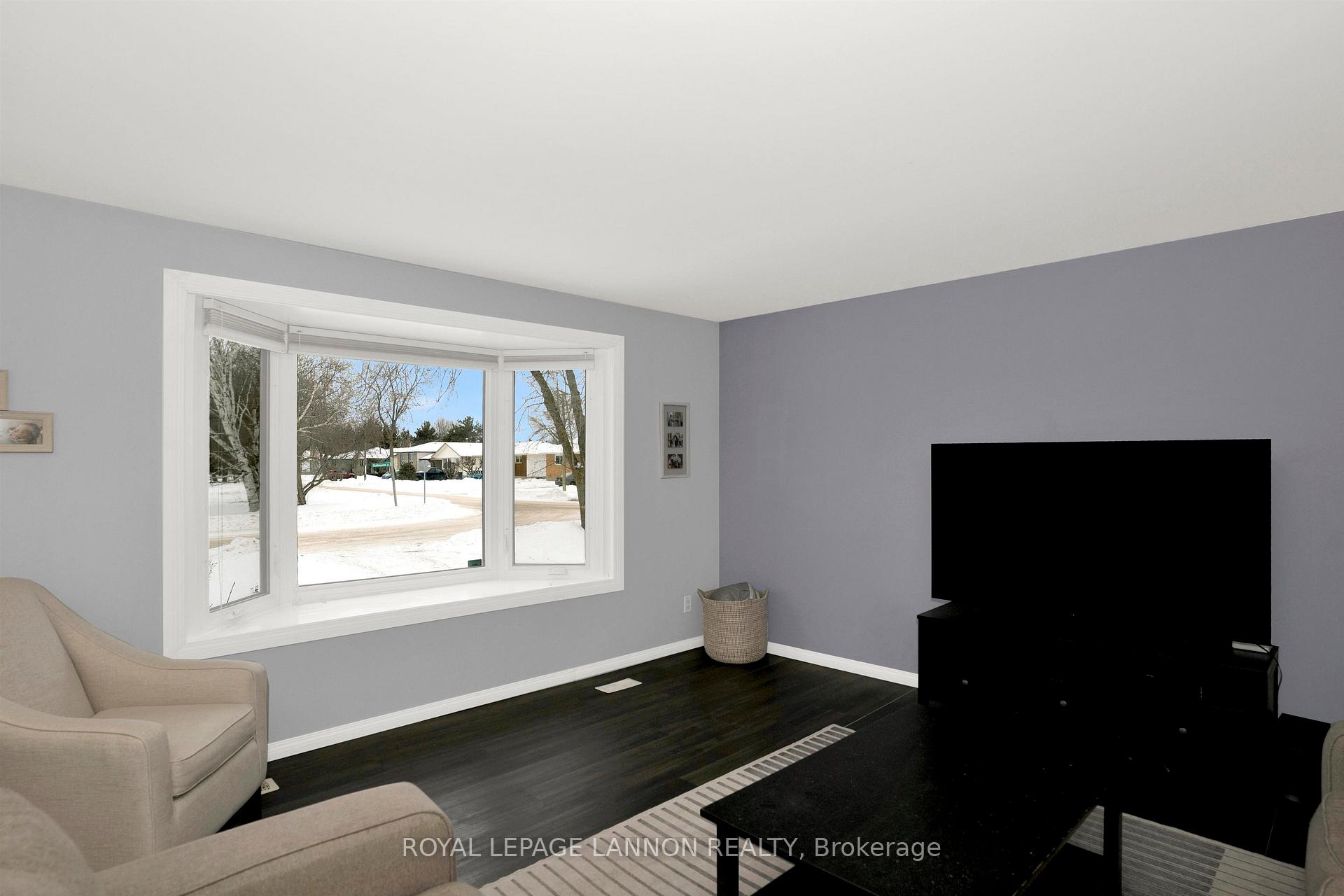 Photo 4 of 582 Dalhousie Drive, Thunder Bay, Northwood Park — HOMEH