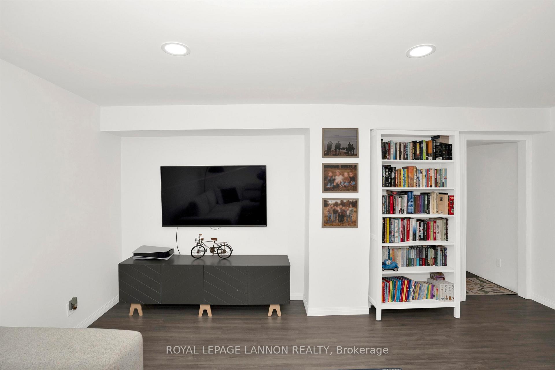 Photo 9 of 582 Dalhousie Drive, Thunder Bay, Northwood Park — HOMEH