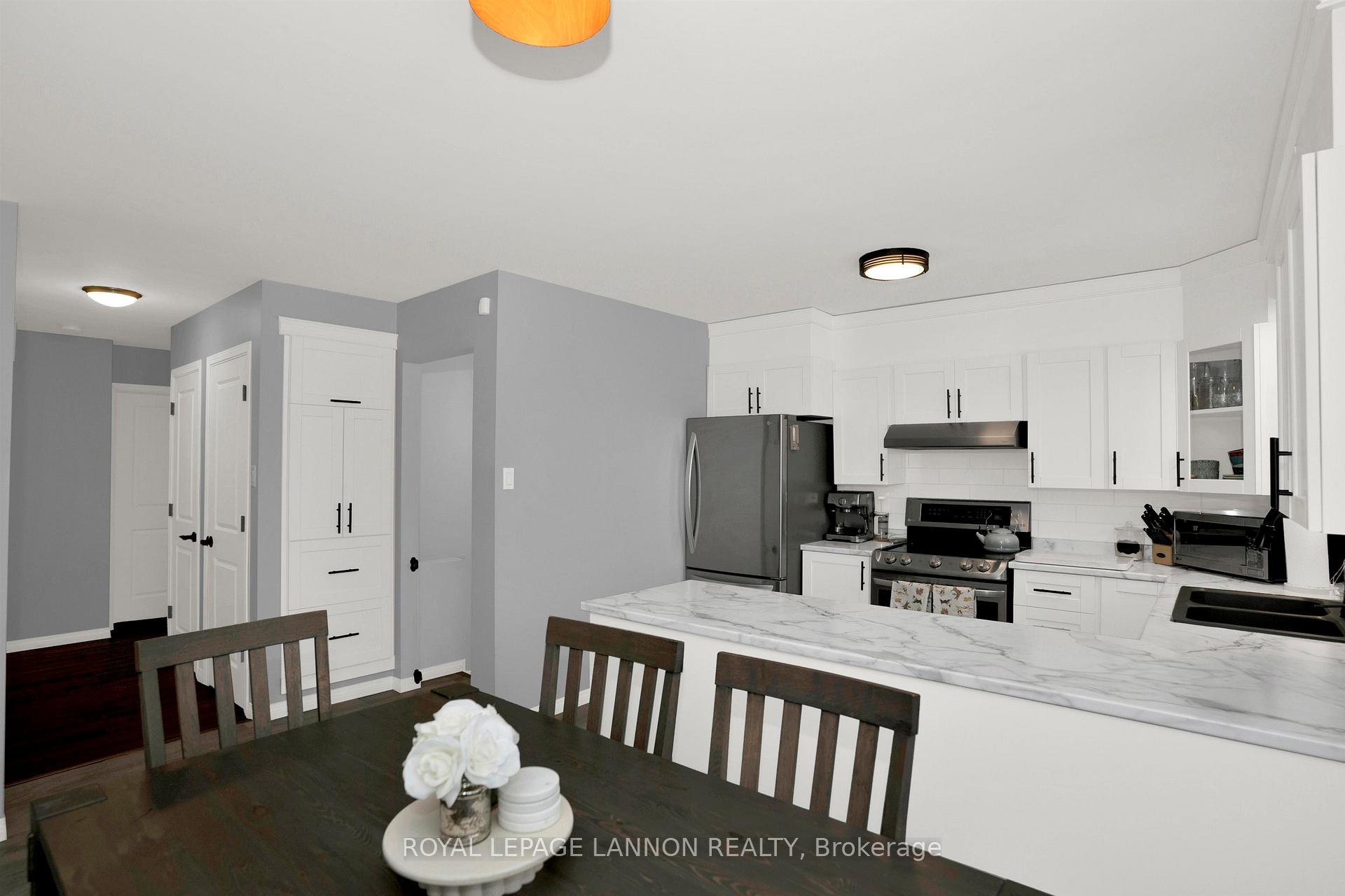Photo 10 of 582 Dalhousie Drive, Thunder Bay, Northwood Park — HOMEH