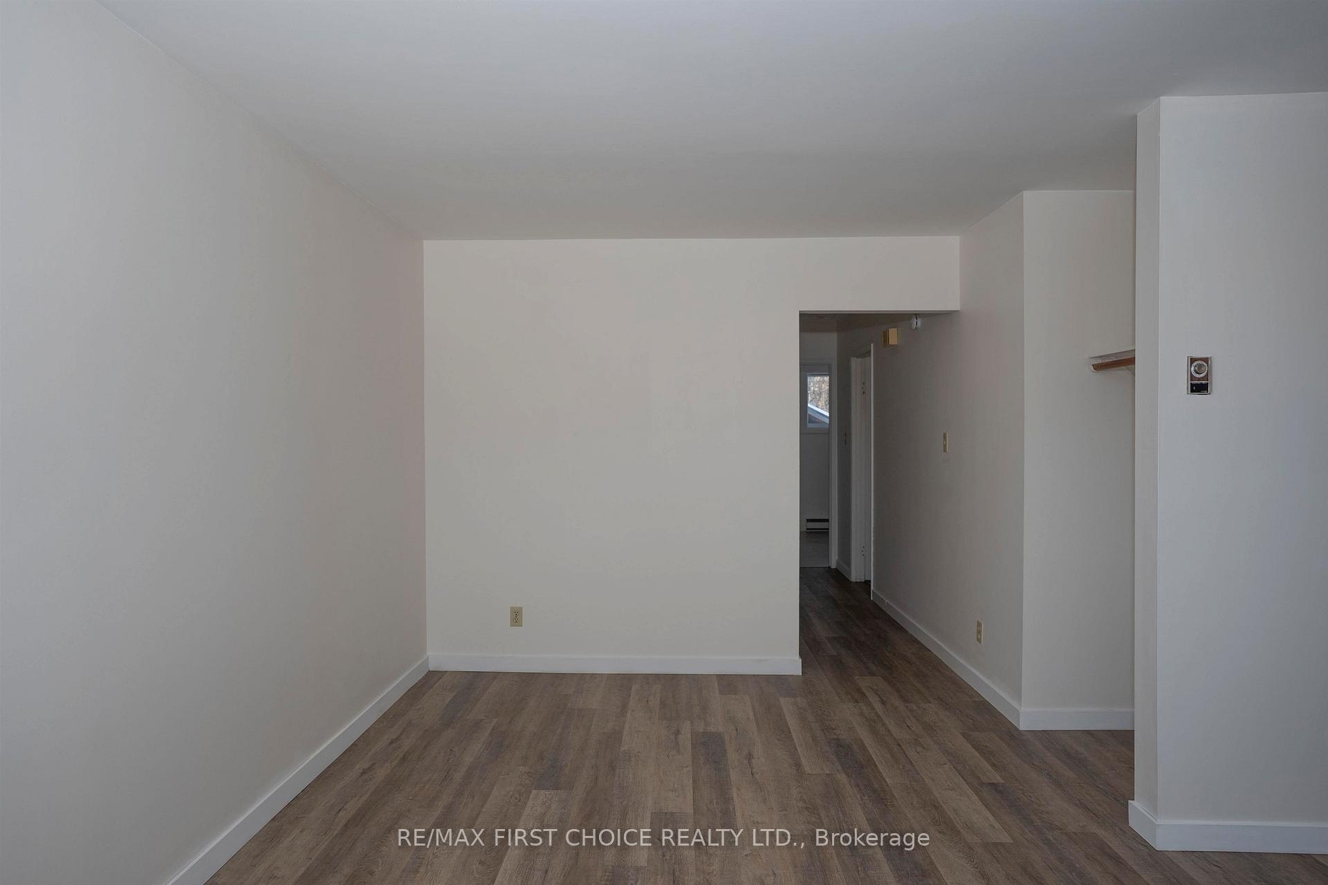 Photo 3 of 137 Huron Crescent, Thunder Bay, Shuniah — HOMEH