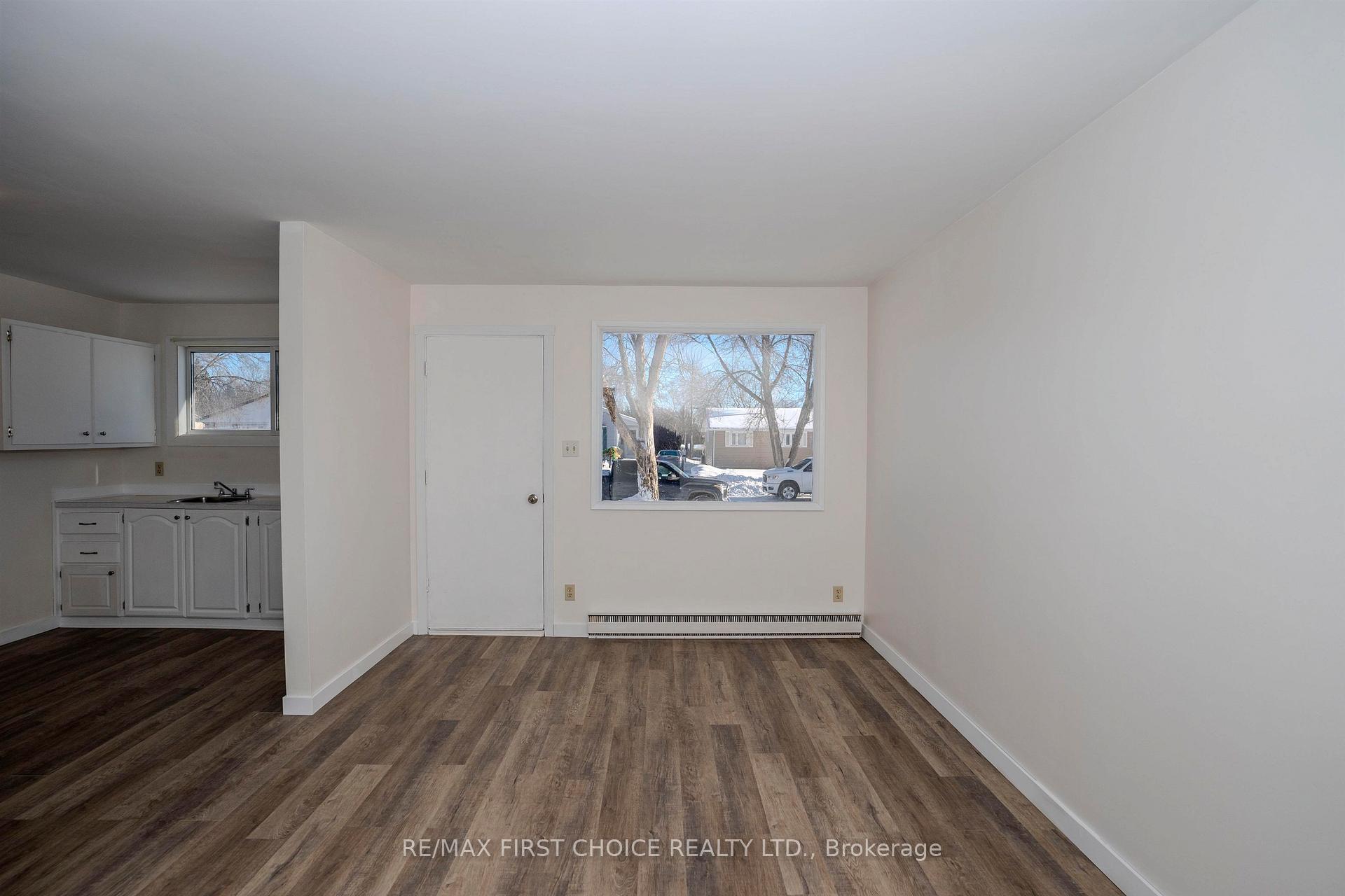 Photo 5 of 137 Huron Crescent, Thunder Bay, Shuniah — HOMEH