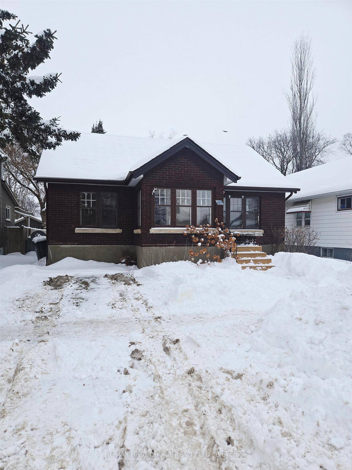 Photo 1 of 439 Syndicate Avenue N, Thunder Bay, McKeller Park — HOMEH