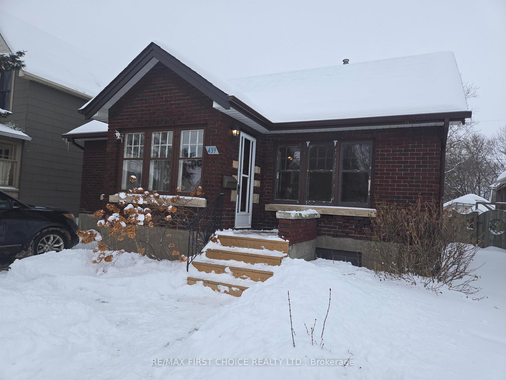Photo 2 of 439 Syndicate Avenue N, Thunder Bay, McKeller Park — HOMEH