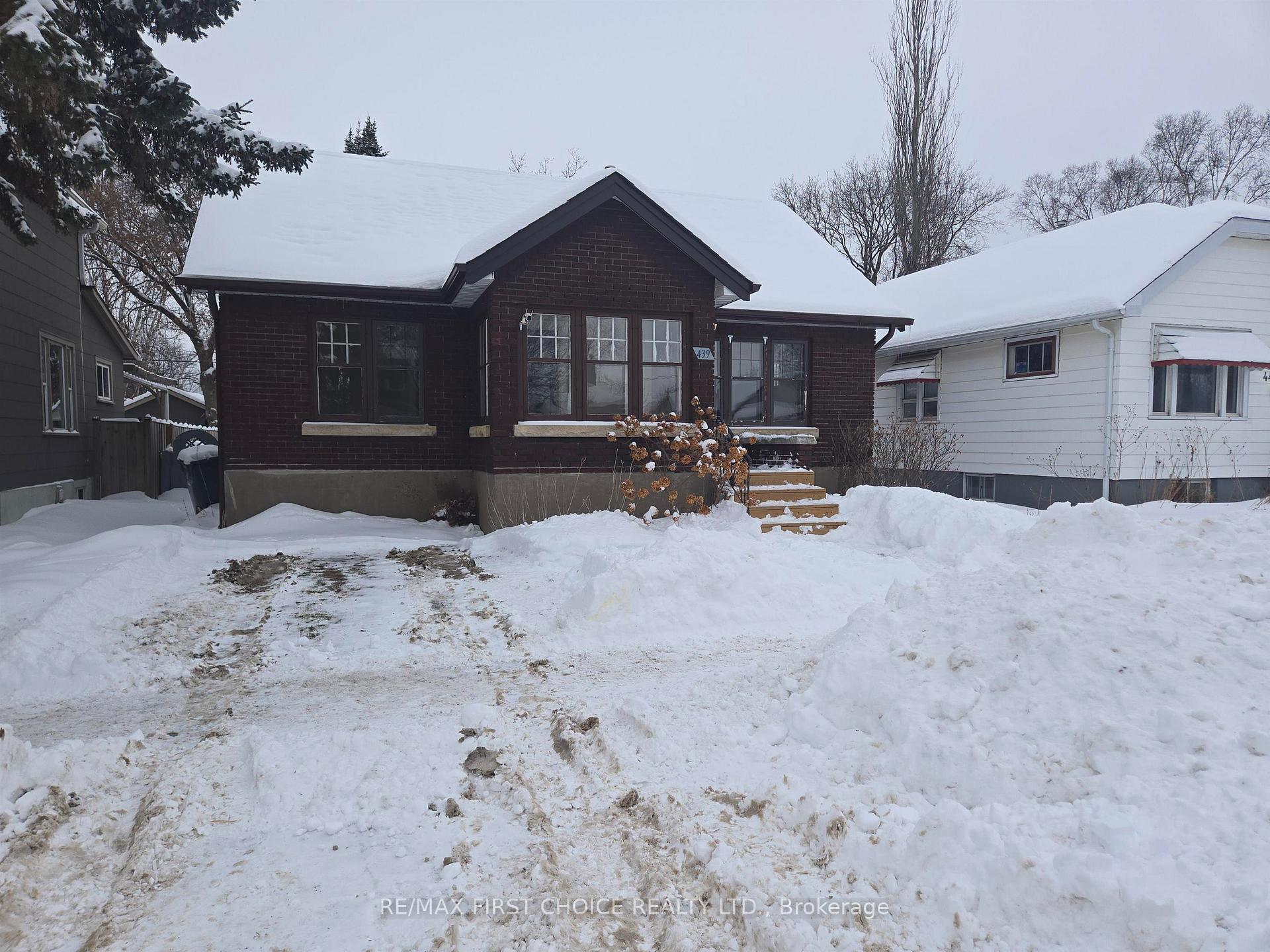 Photo 3 of 439 Syndicate Avenue N, Thunder Bay, McKeller Park — HOMEH