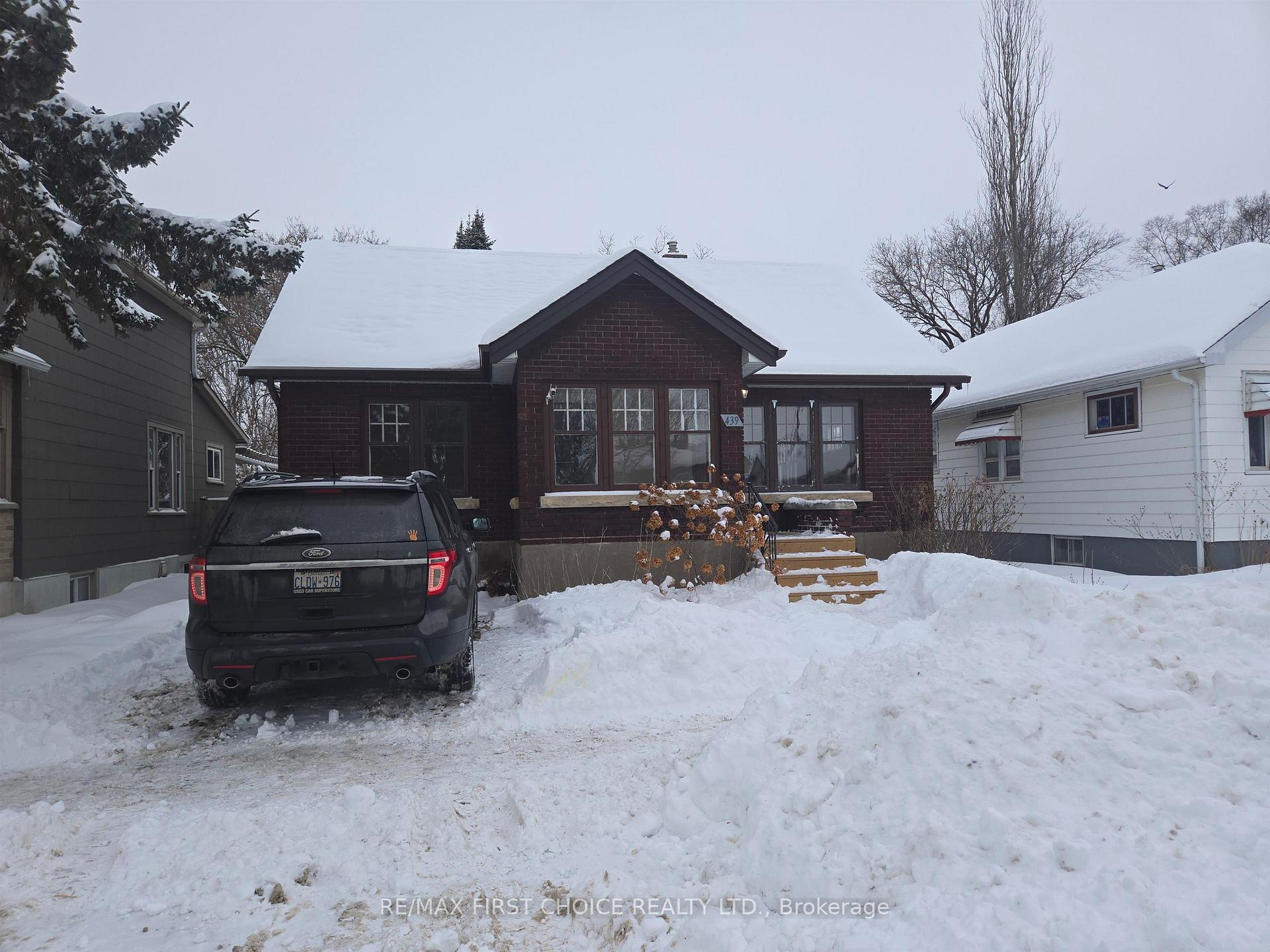 Photo 4 of 439 Syndicate Avenue N, Thunder Bay, McKeller Park — HOMEH