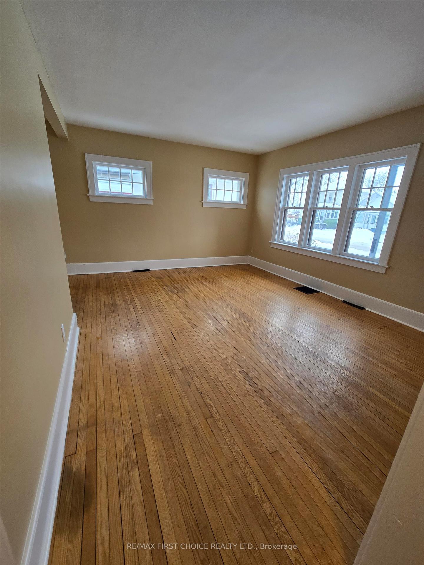 Photo 9 of 439 Syndicate Avenue N, Thunder Bay, McKeller Park — HOMEH
