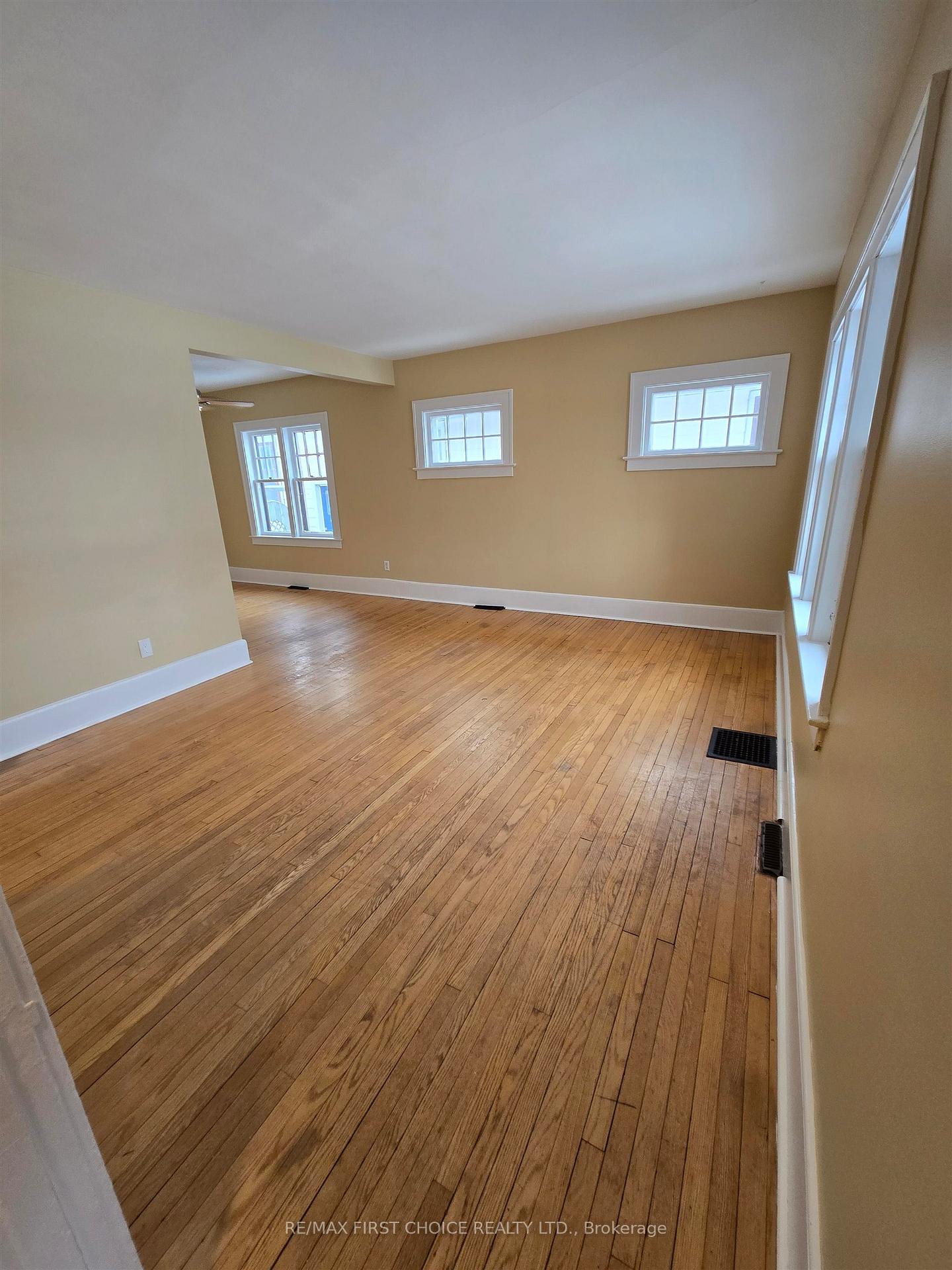 Photo 10 of 439 Syndicate Avenue N, Thunder Bay, McKeller Park — HOMEH