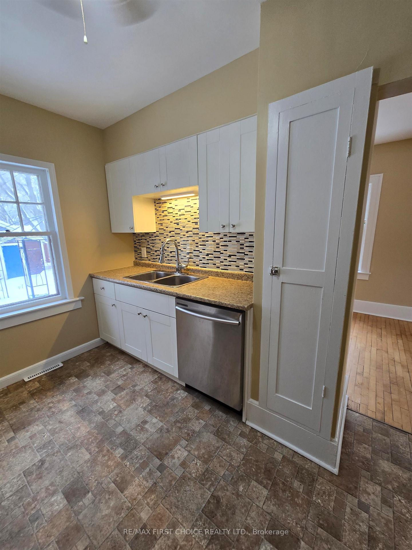 Photo 21 of 439 Syndicate Avenue N, Thunder Bay, McKeller Park — HOMEH