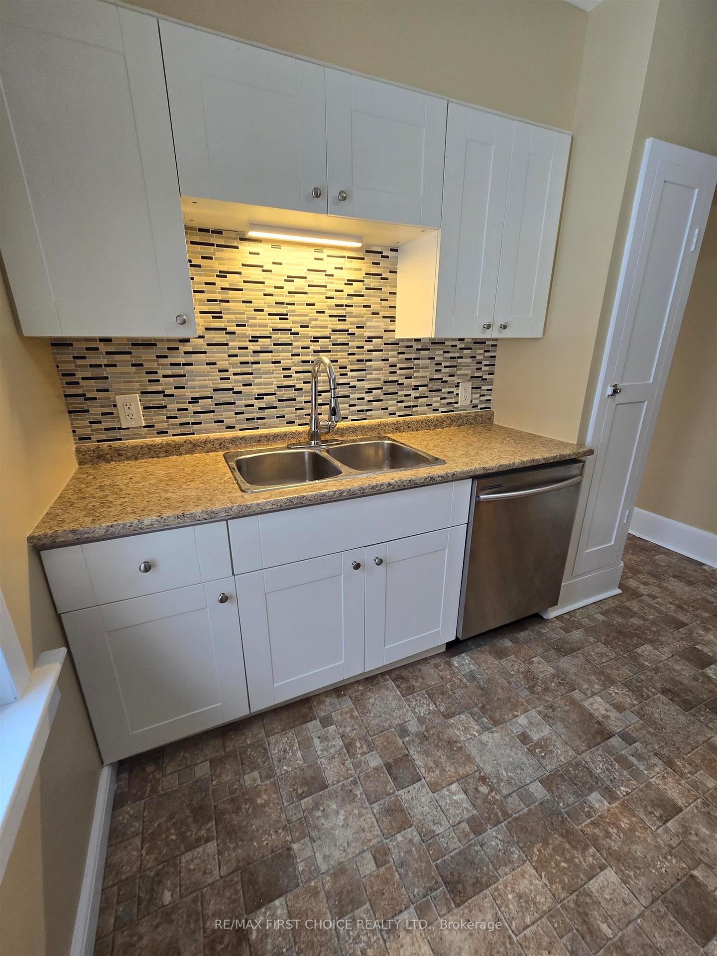 Photo 23 of 439 Syndicate Avenue N, Thunder Bay, McKeller Park — HOMEH