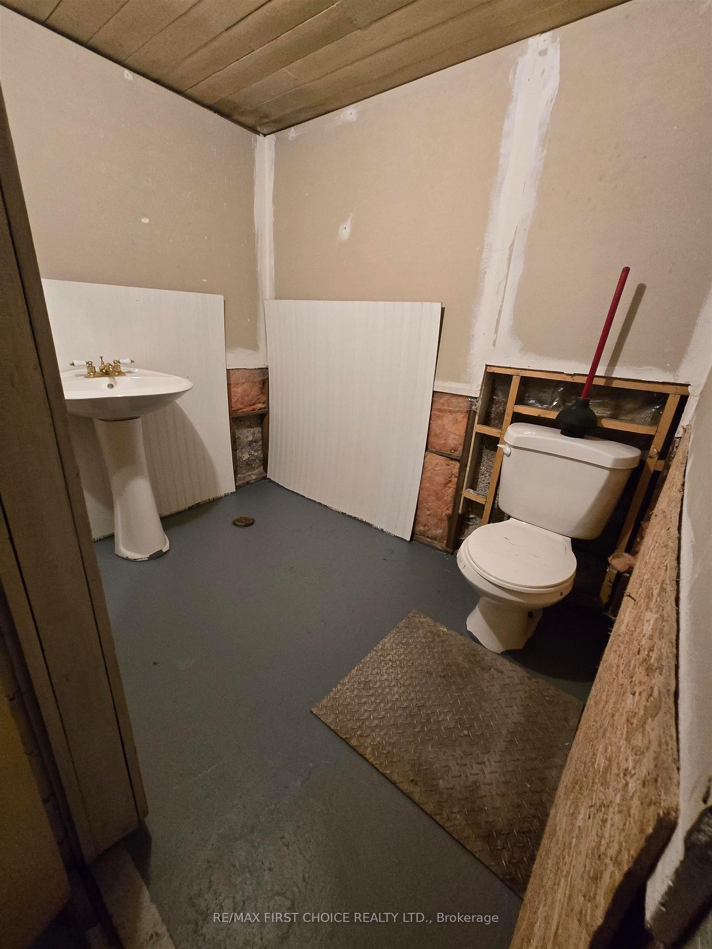Photo 32 of 439 Syndicate Avenue N, Thunder Bay, McKeller Park — HOMEH