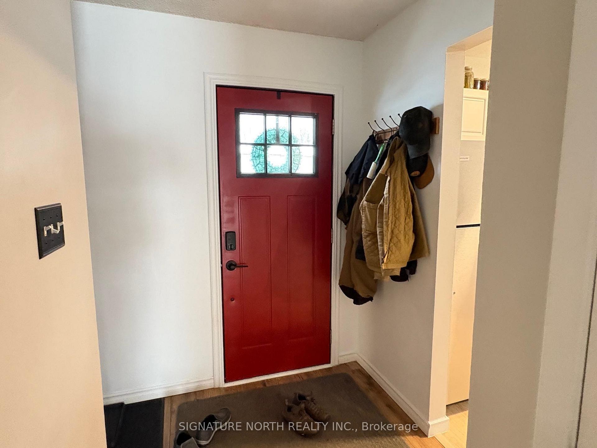 Photo 2 of 376 Wentworth Crescent, Thunder Bay, County Park — HOMEH