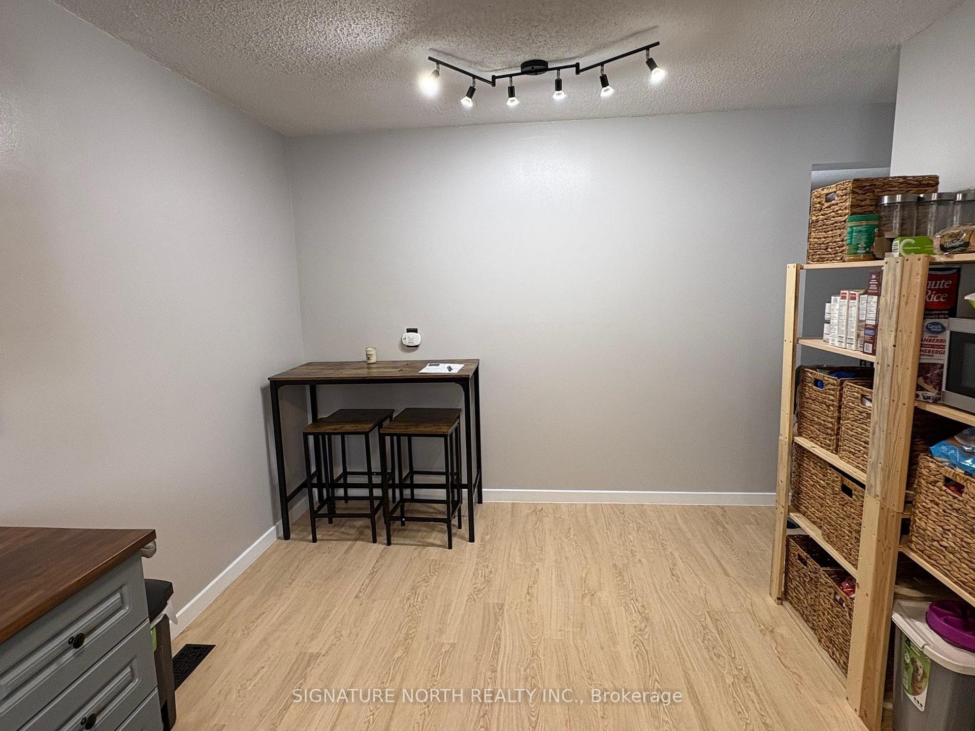 Photo 4 of 376 Wentworth Crescent, Thunder Bay, County Park — HOMEH