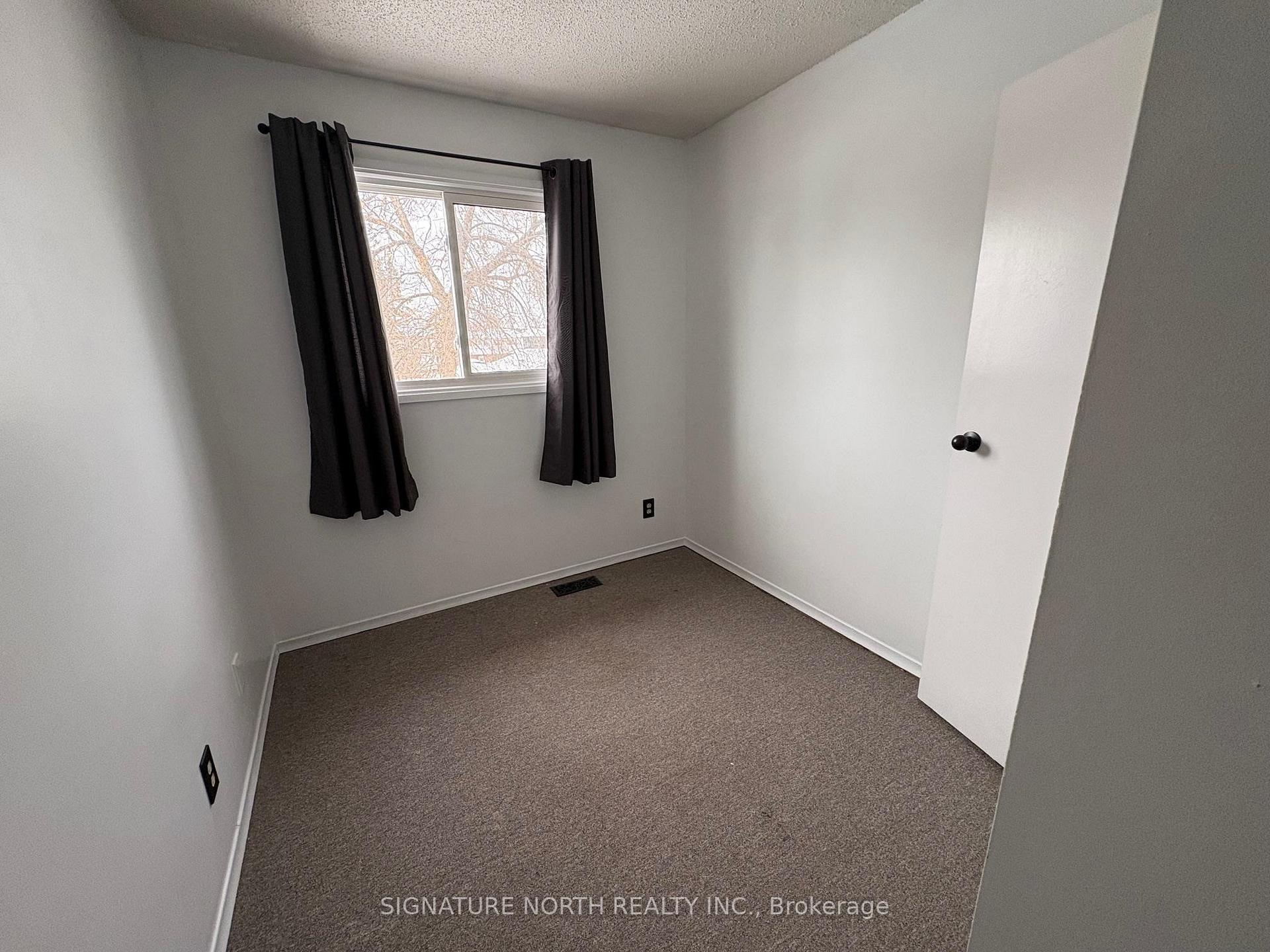 Photo 22 of 376 Wentworth Crescent, Thunder Bay, County Park — HOMEH