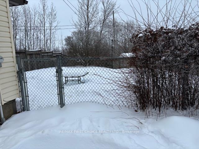 Photo 3 of 235 Strathcona Avenue, Thunder Bay, Current River — HOMEH