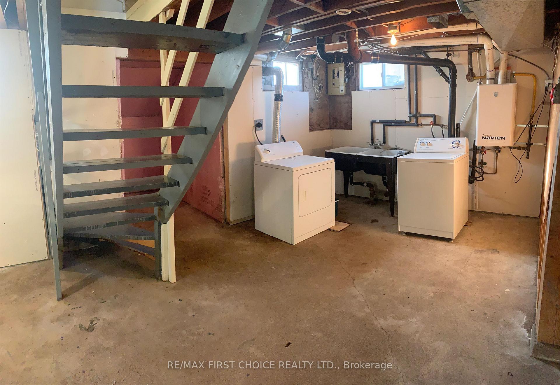 Photo 10 of 235 Strathcona Avenue, Thunder Bay, Current River — HOMEH