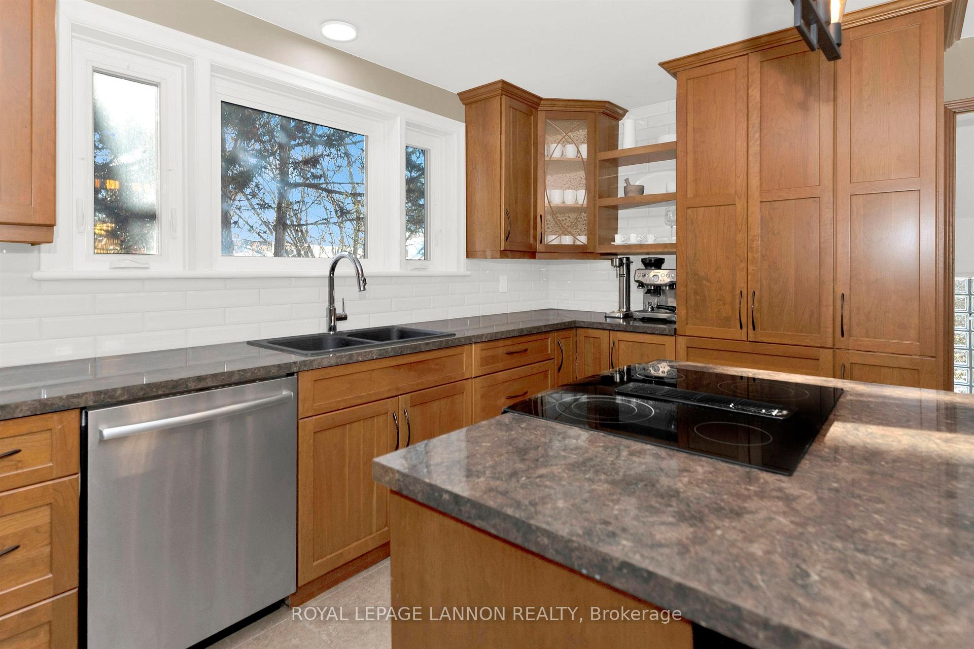 Photo 11 of 76 Hill Street, Thunder Bay, Mariday Heights — HOMEH