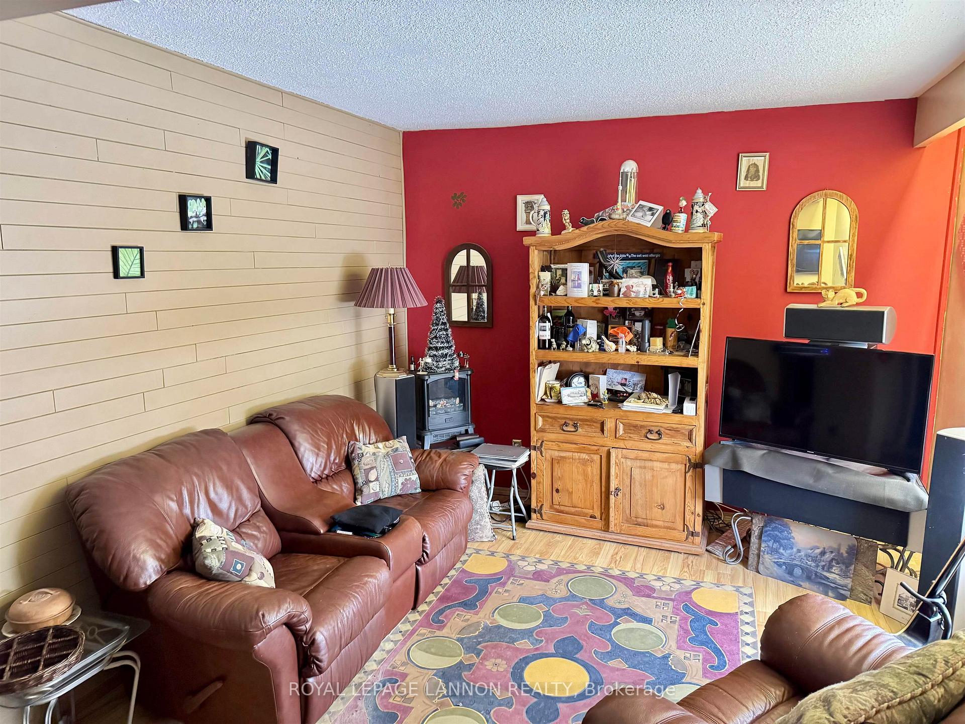 Photo 3 of 282 Ray Boulevard, Thunder Bay, West End — HOMEH