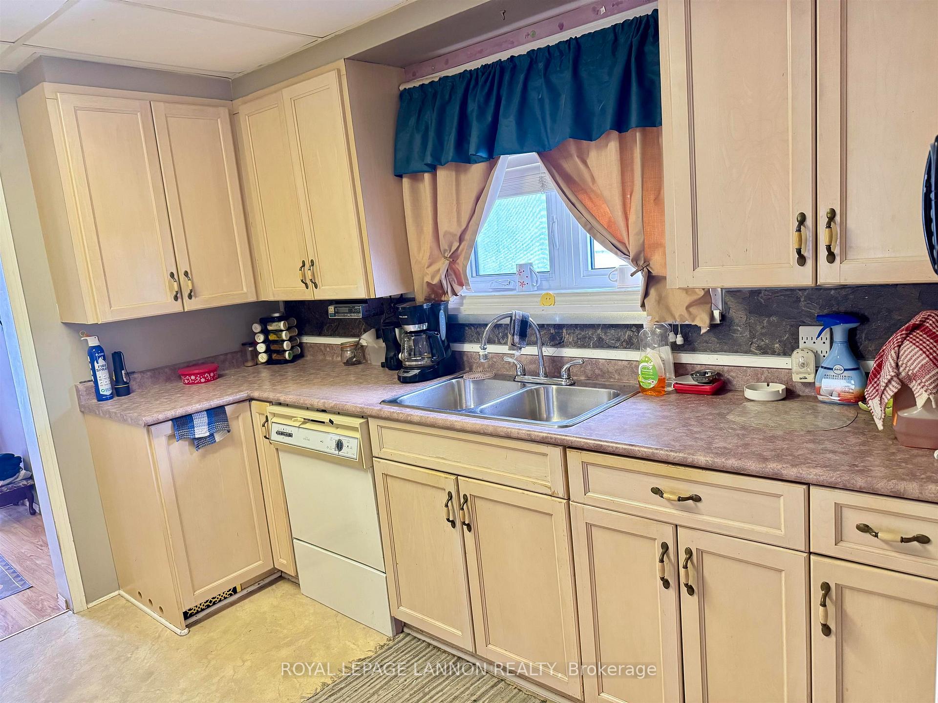 Photo 6 of 282 Ray Boulevard, Thunder Bay, West End — HOMEH