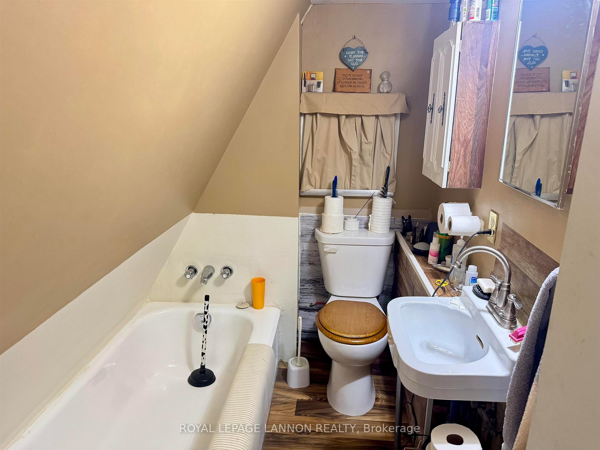 Photo 14 of 282 Ray Boulevard, Thunder Bay, West End — HOMEH